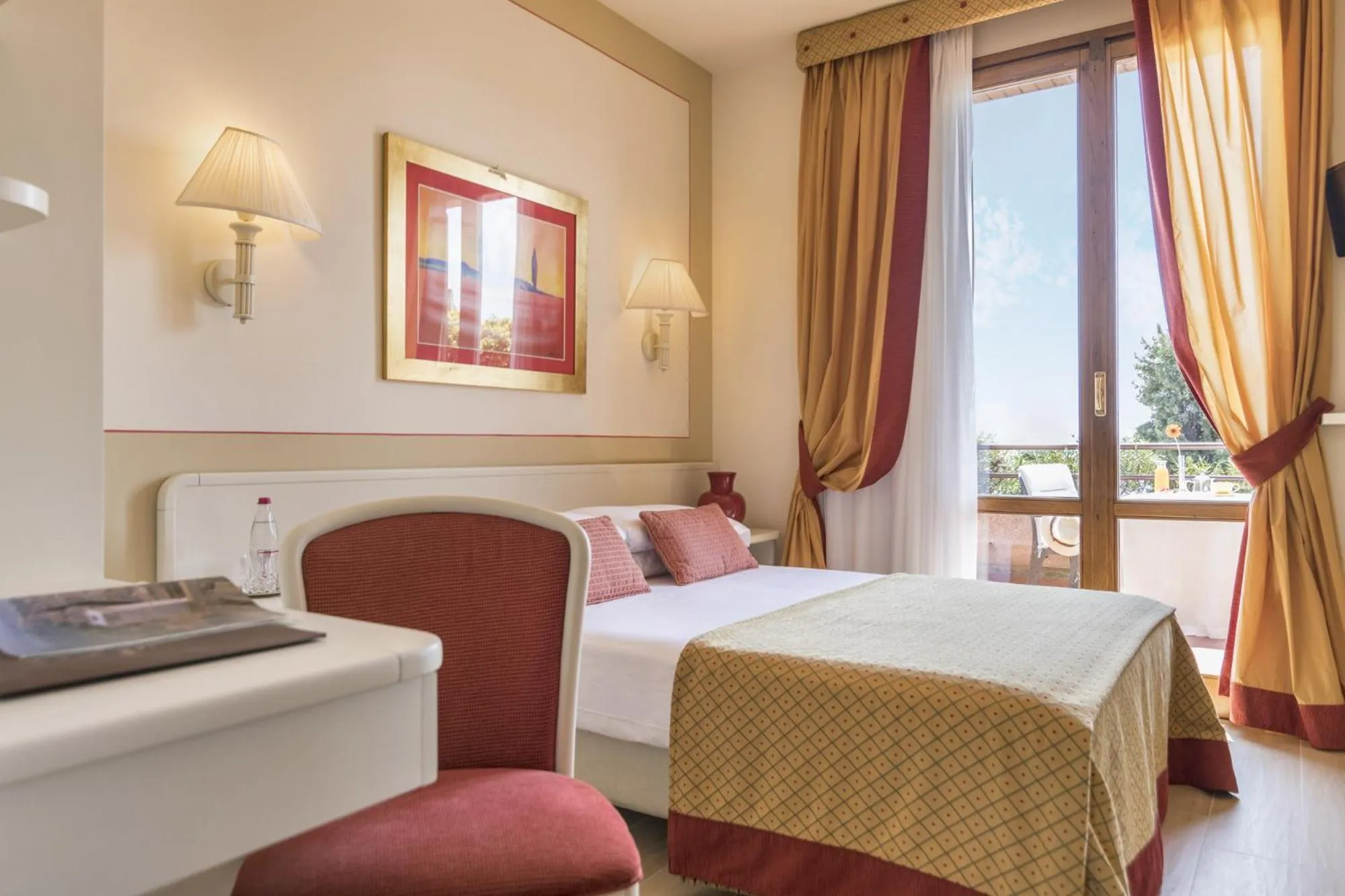 Photo of the whole room, Bed in Relais Santa Chiara Hotel - Tuscany Charme