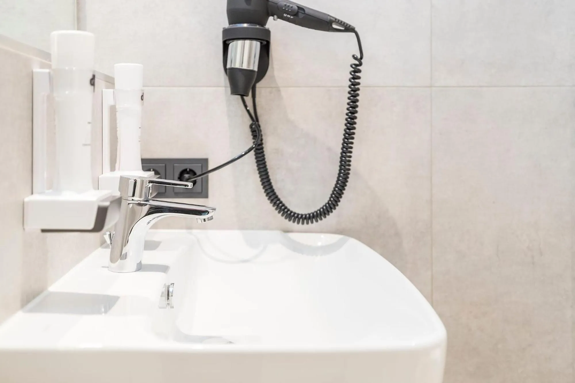 Bathroom in Riverview Apartments by dasPaul