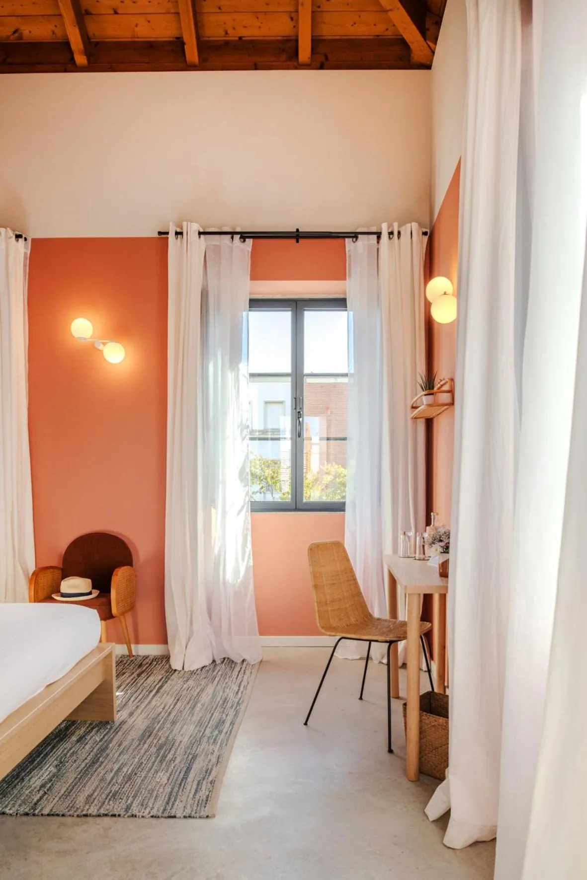 Seating area, Bed in Casa Rosa Villa with Pool in Olhao Centre