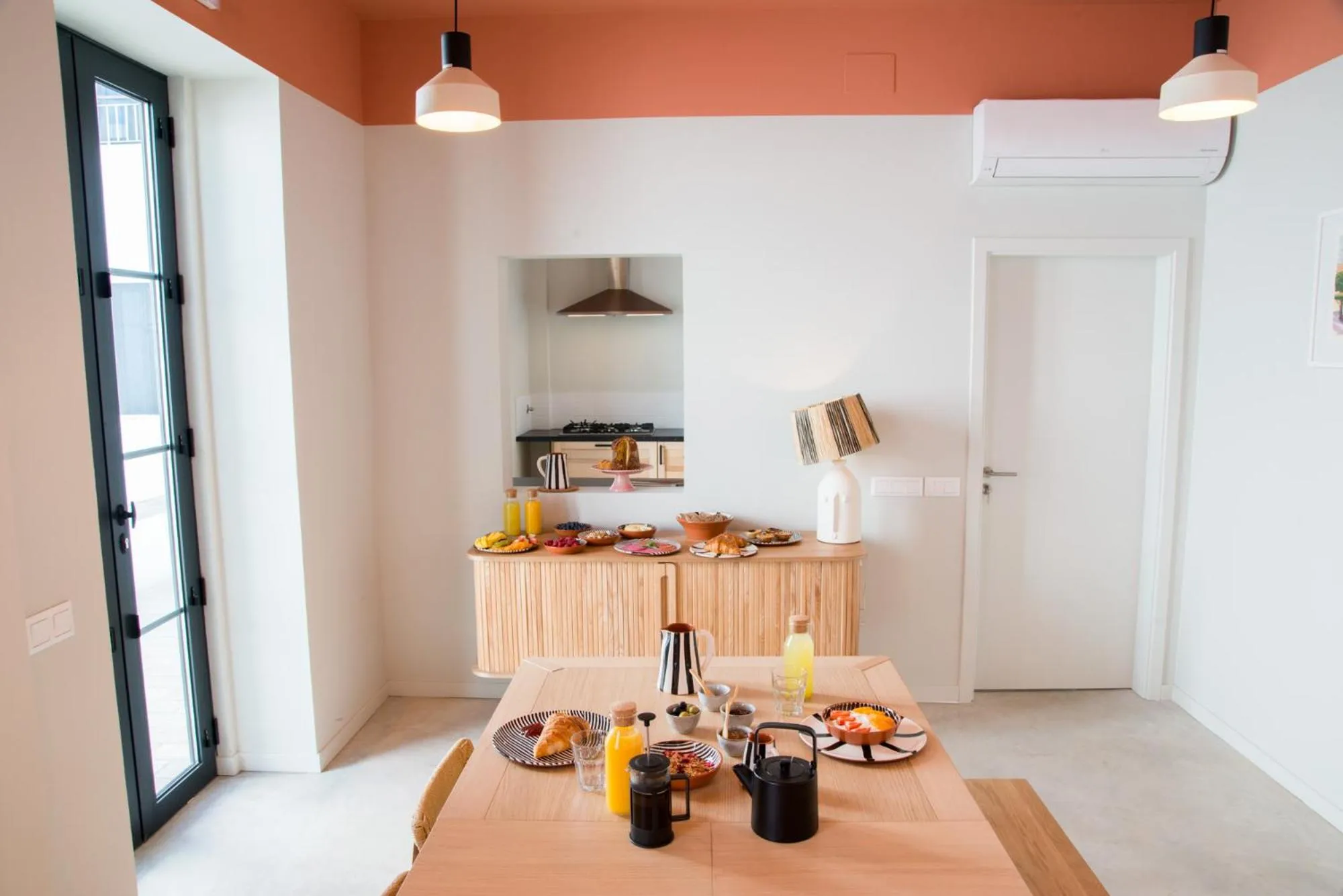 Coffee/tea facilities in Casa Rosa Villa with Pool in Olhao Centre