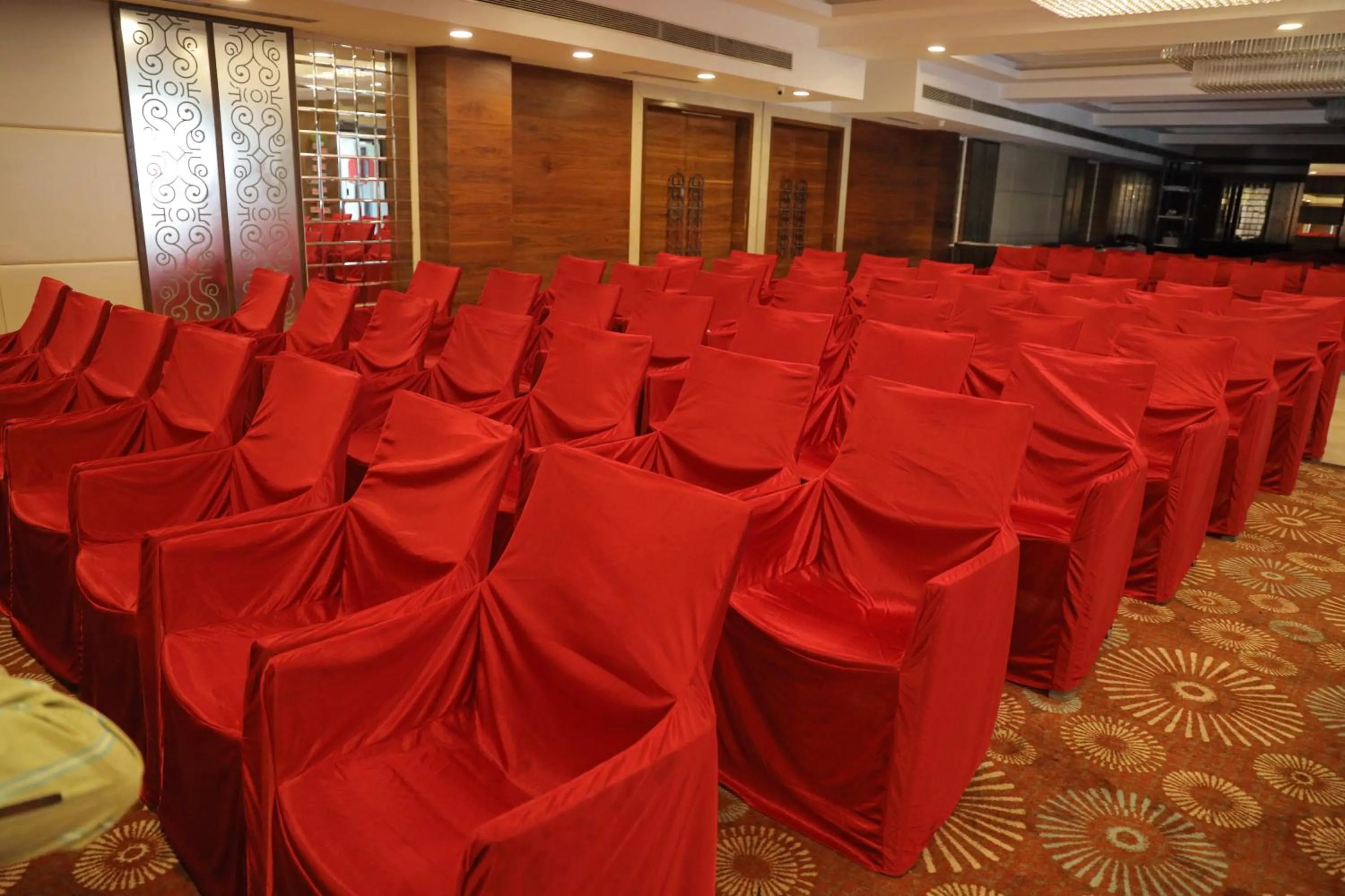 Banquet/Function facilities in Rang Lords Inn Bharuch