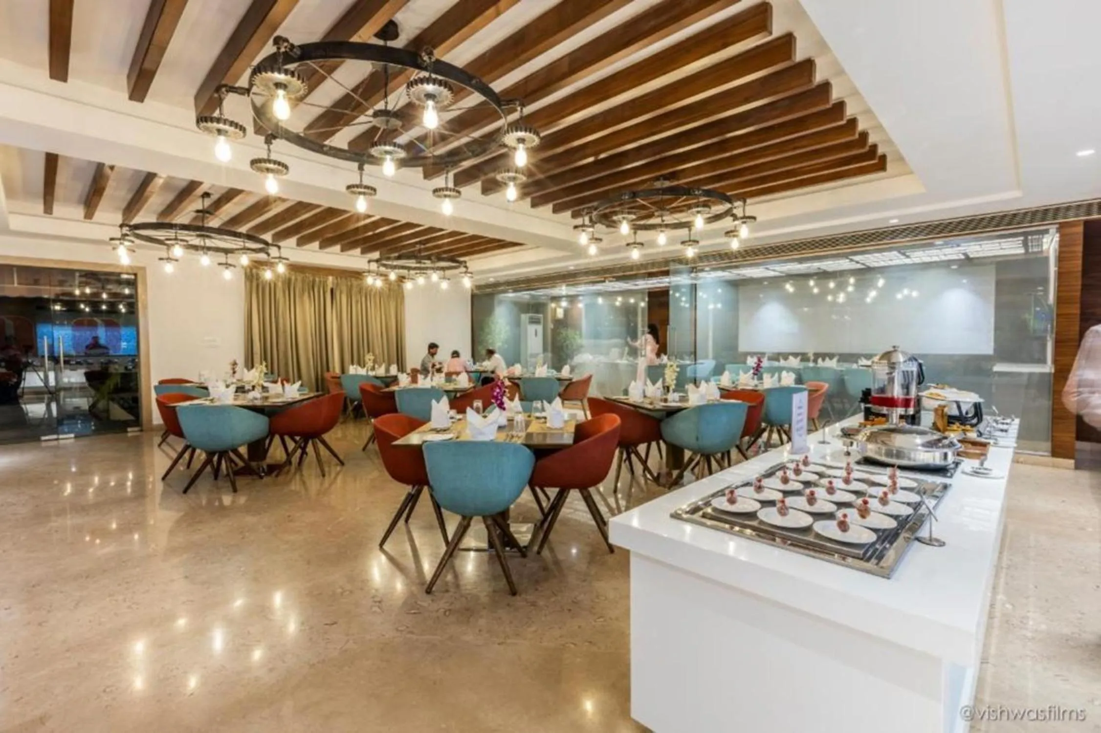 Restaurant/places to eat in Rang Lords Inn Bharuch