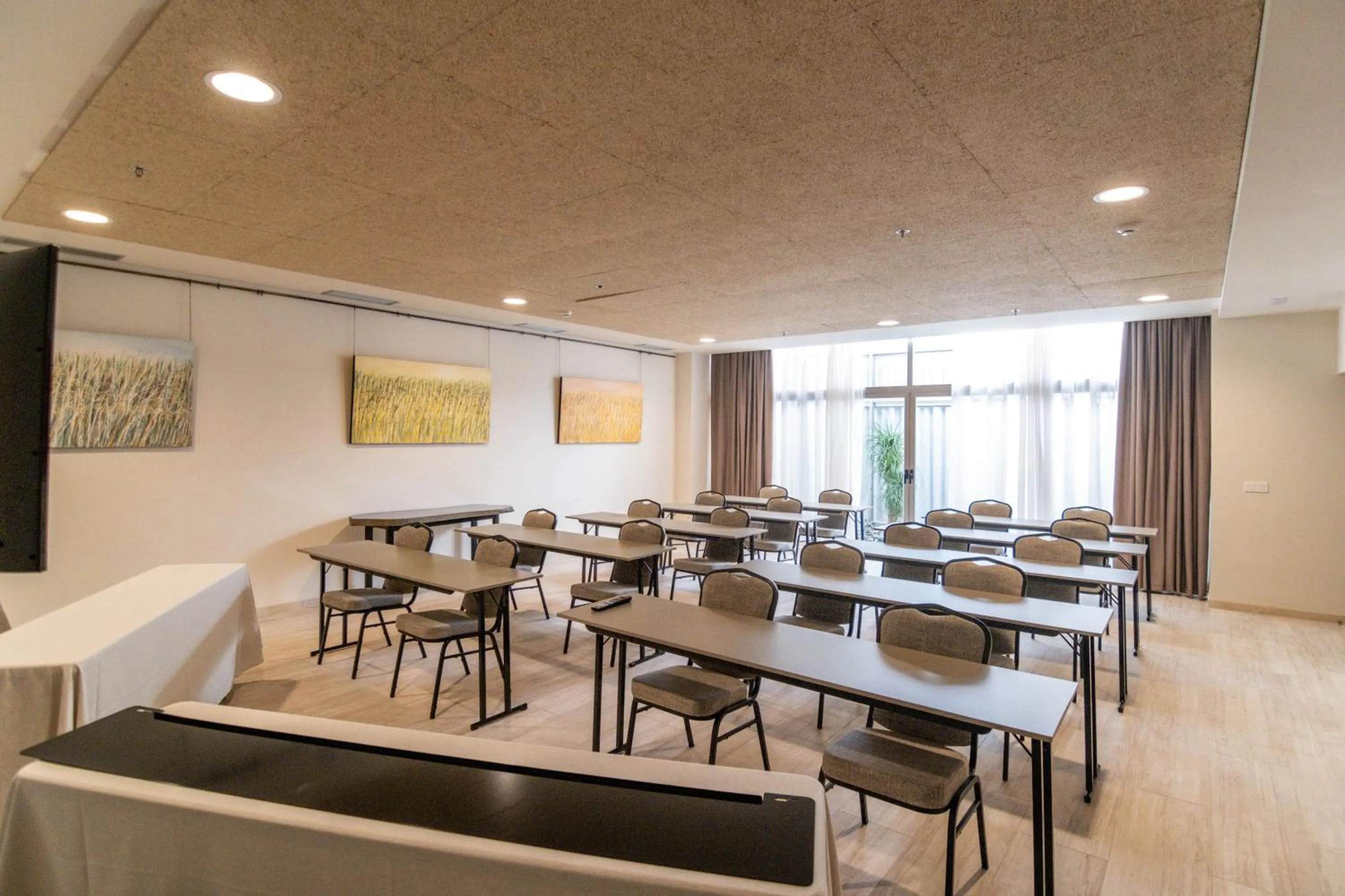 Meeting/conference room in Cádiz Bahía by QHotels