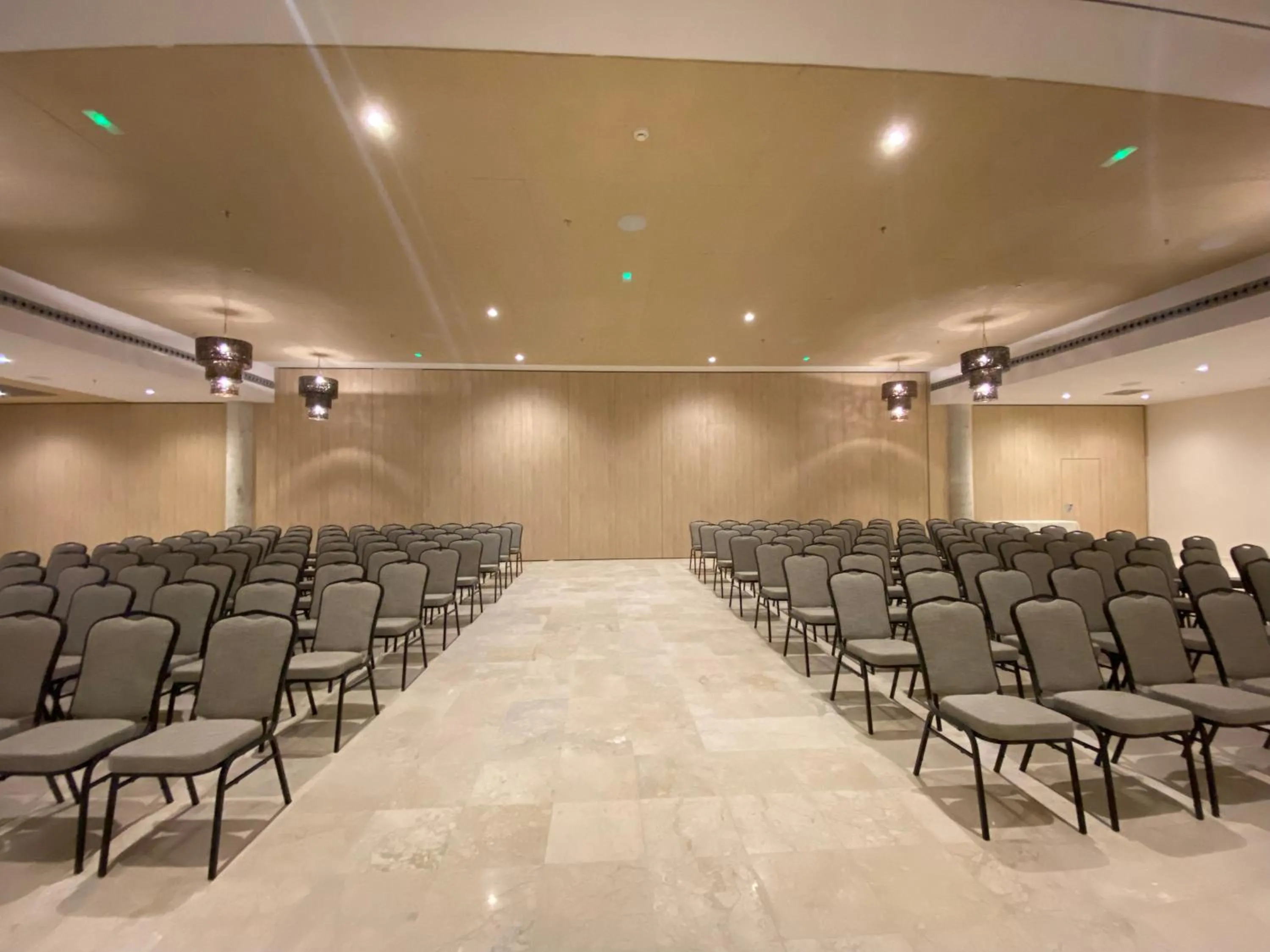 Meeting/conference room in Cádiz Bahía by QHotels