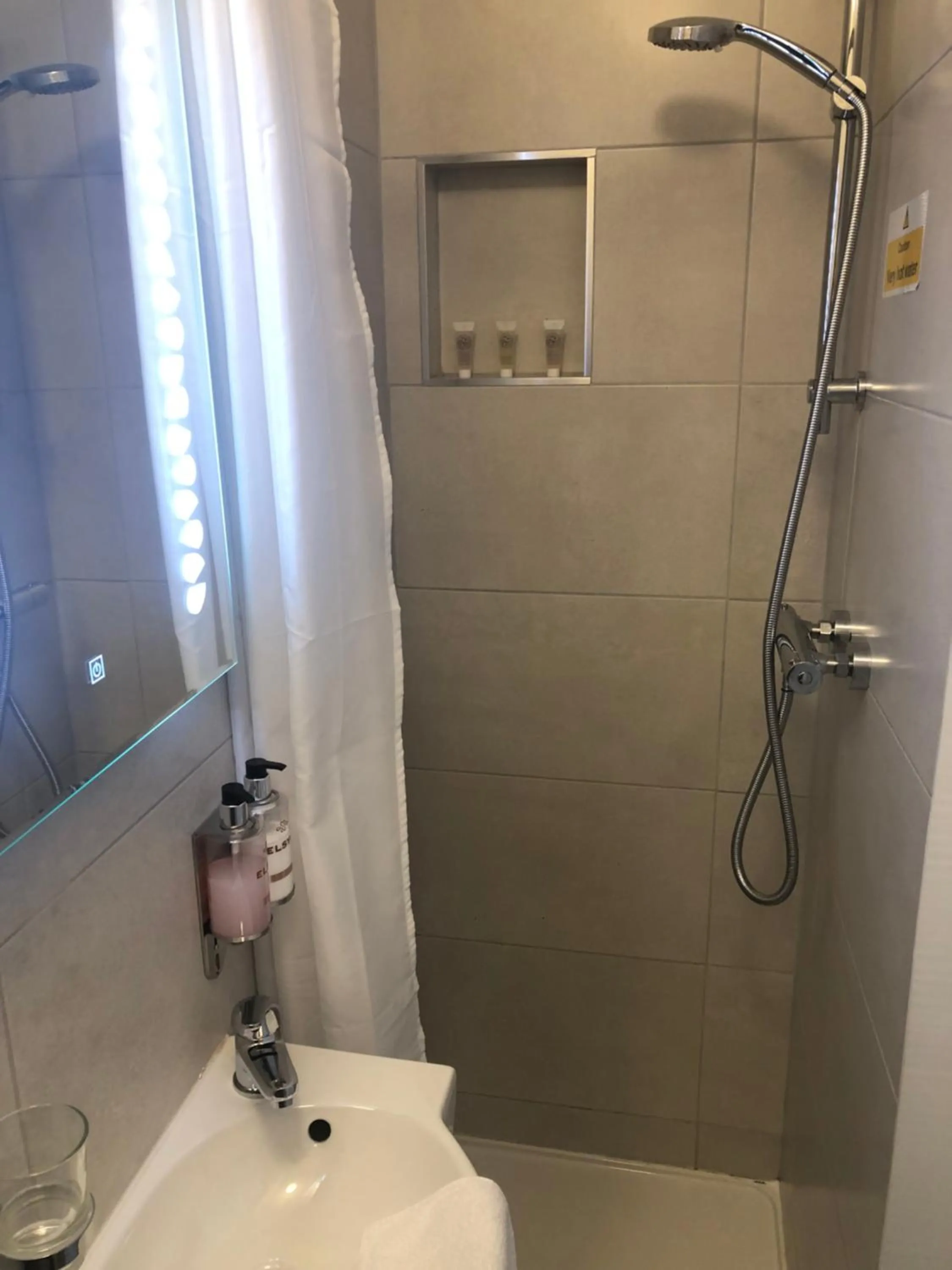 Shower in Seacrest B&B