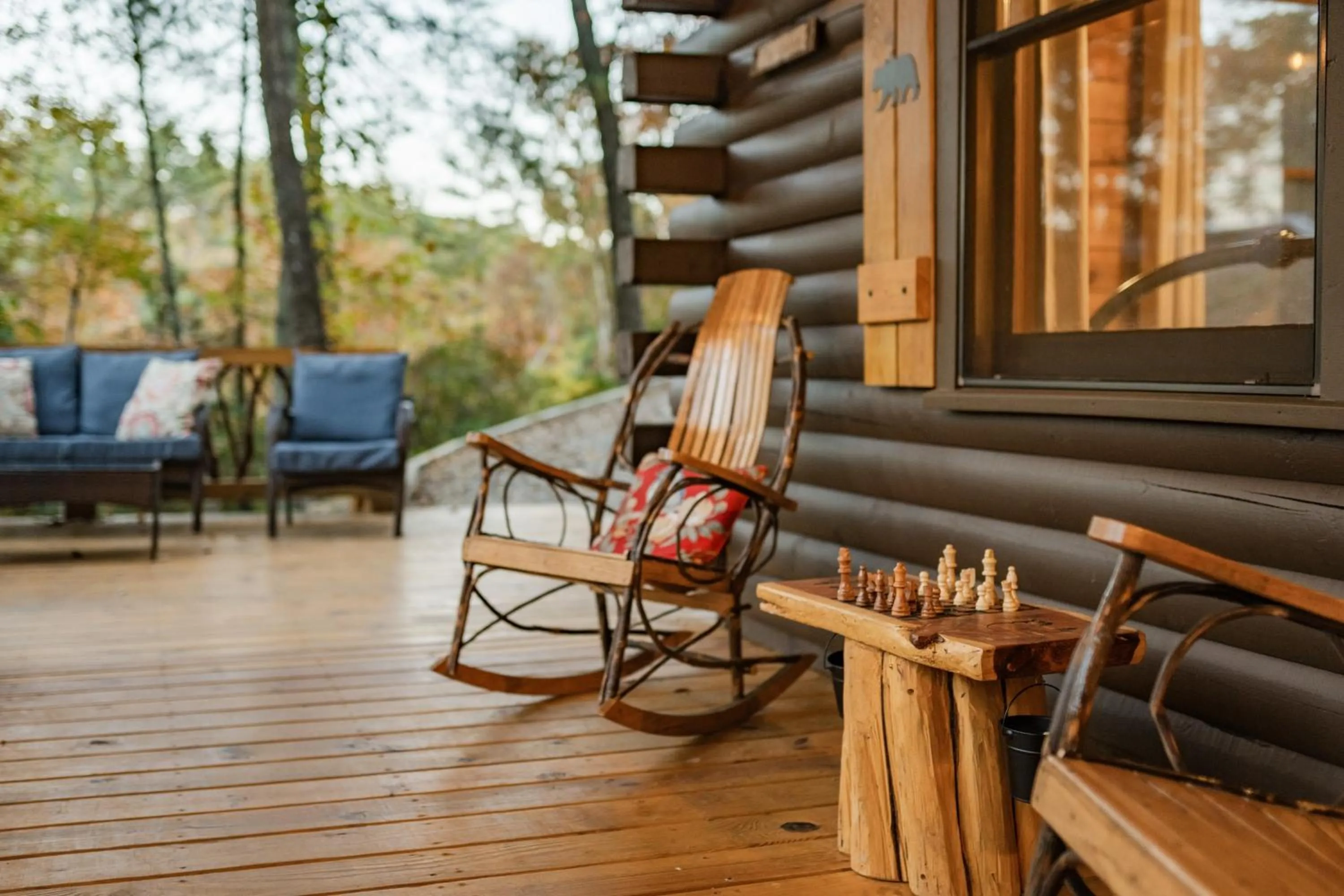 Log Cabin with Mountain View and Privacy