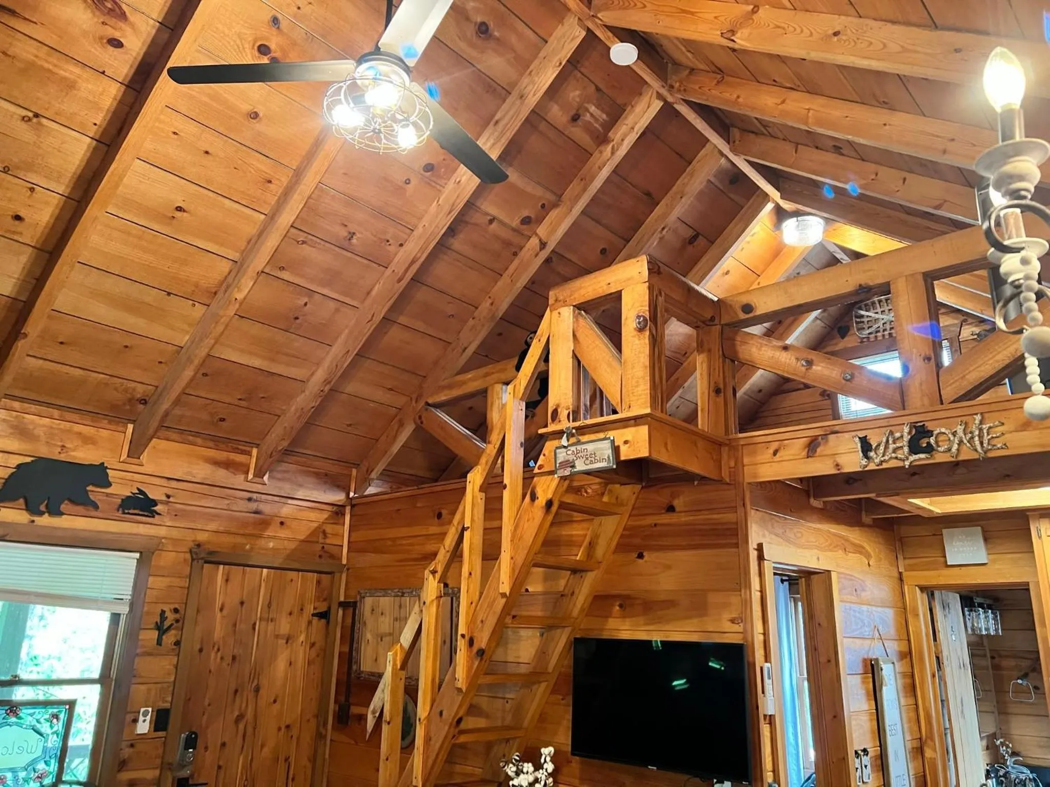 Log Cabin with Mountain View and Privacy