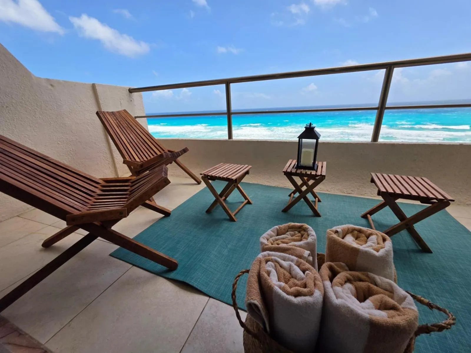 Balcony/Terrace in Perfect vacation getaway,Ocean View,Wifi, Beach