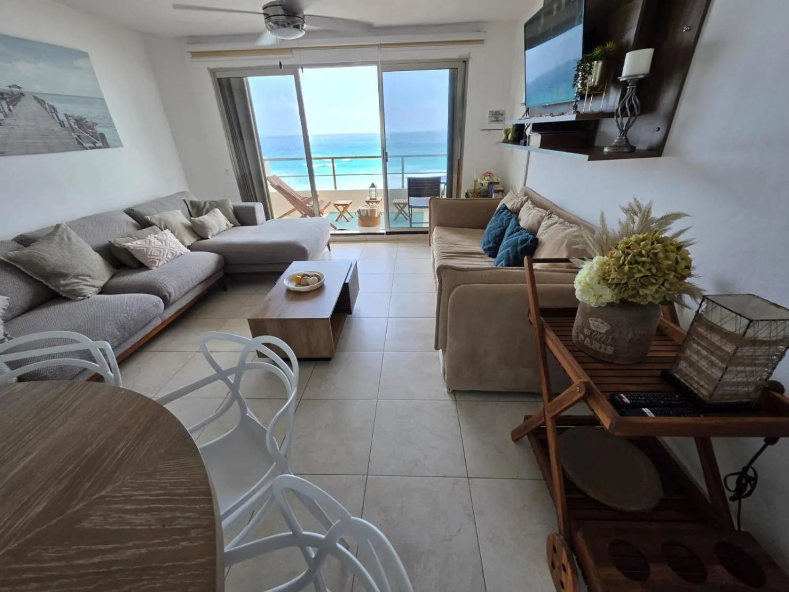 Dining area in Perfect vacation getaway,Ocean View,Wifi, Beach