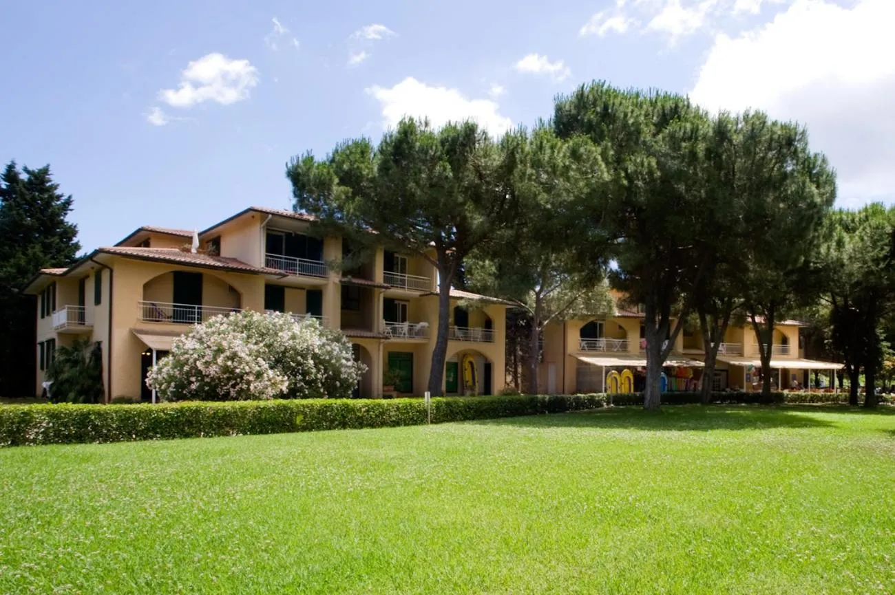 Garden in Hotel Club Lacona