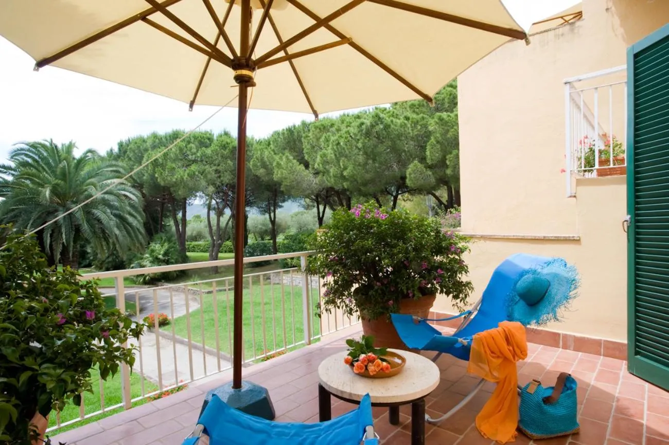 Patio in Hotel Club Lacona