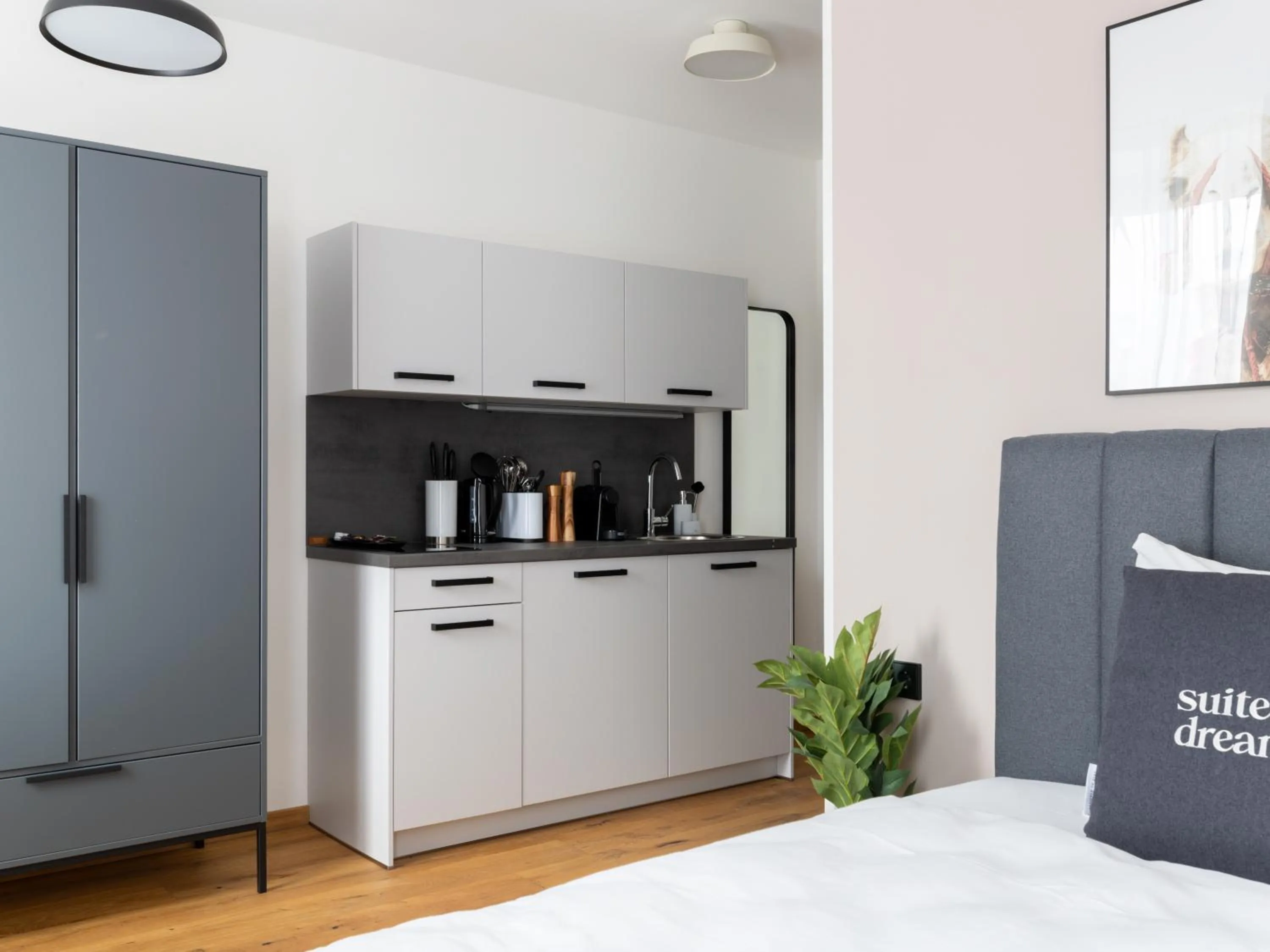 Coffee/tea facilities, Bed in Limehome Villach Gerbergasse