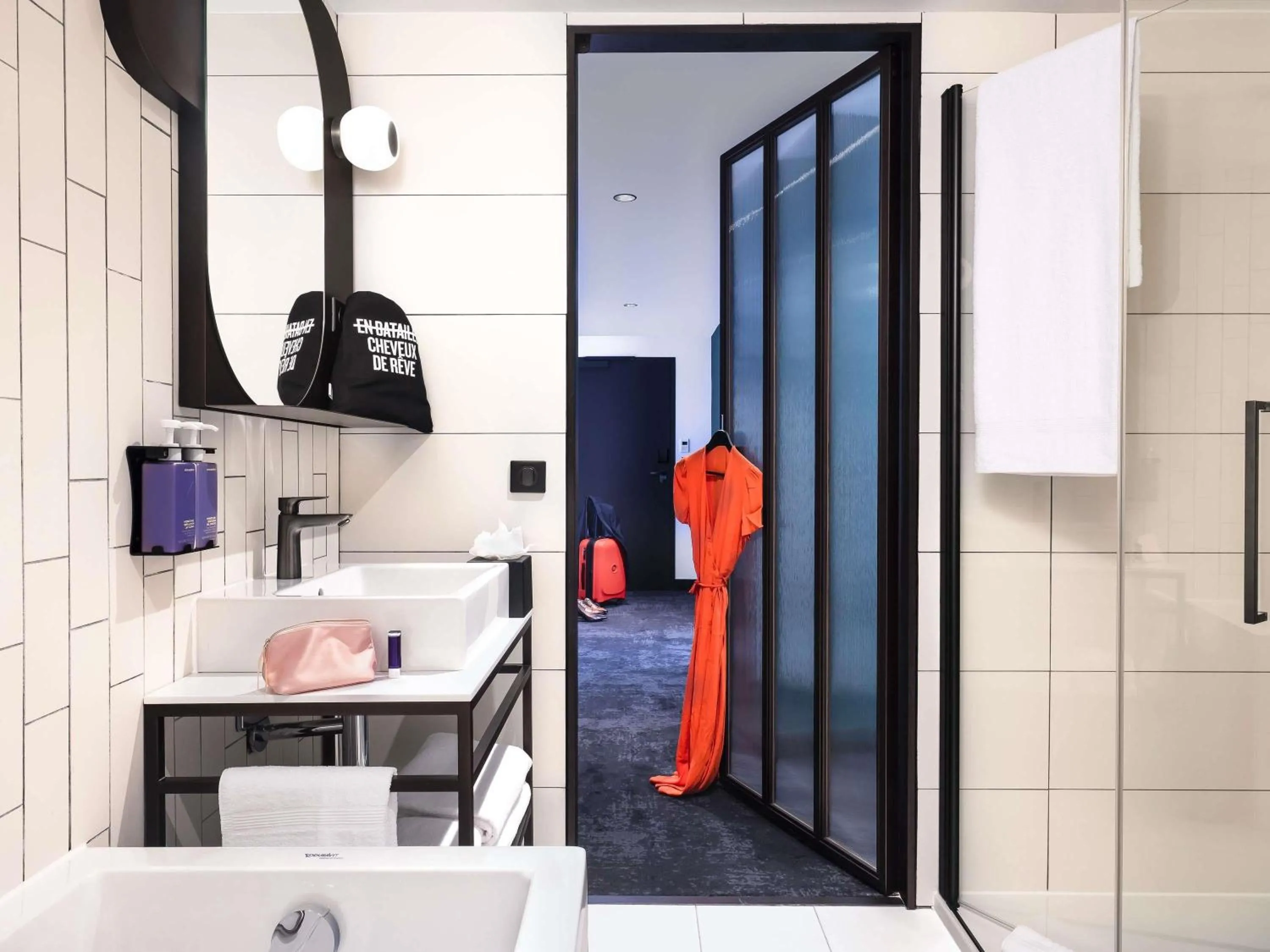 Bedroom in Tribe Paris La Defense Esplanade