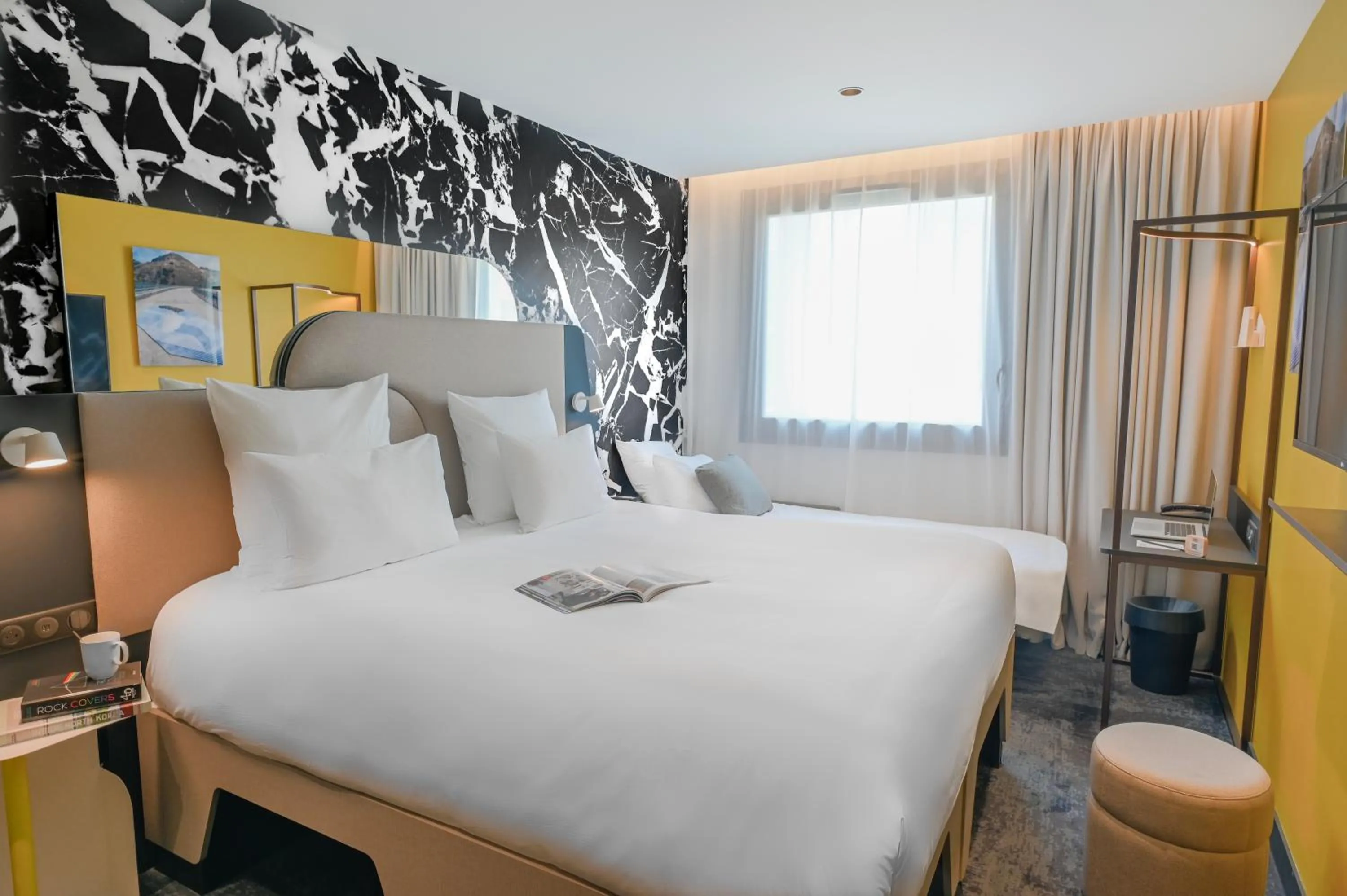 Photo of the whole room, Bed in Tribe Paris La Defense Esplanade