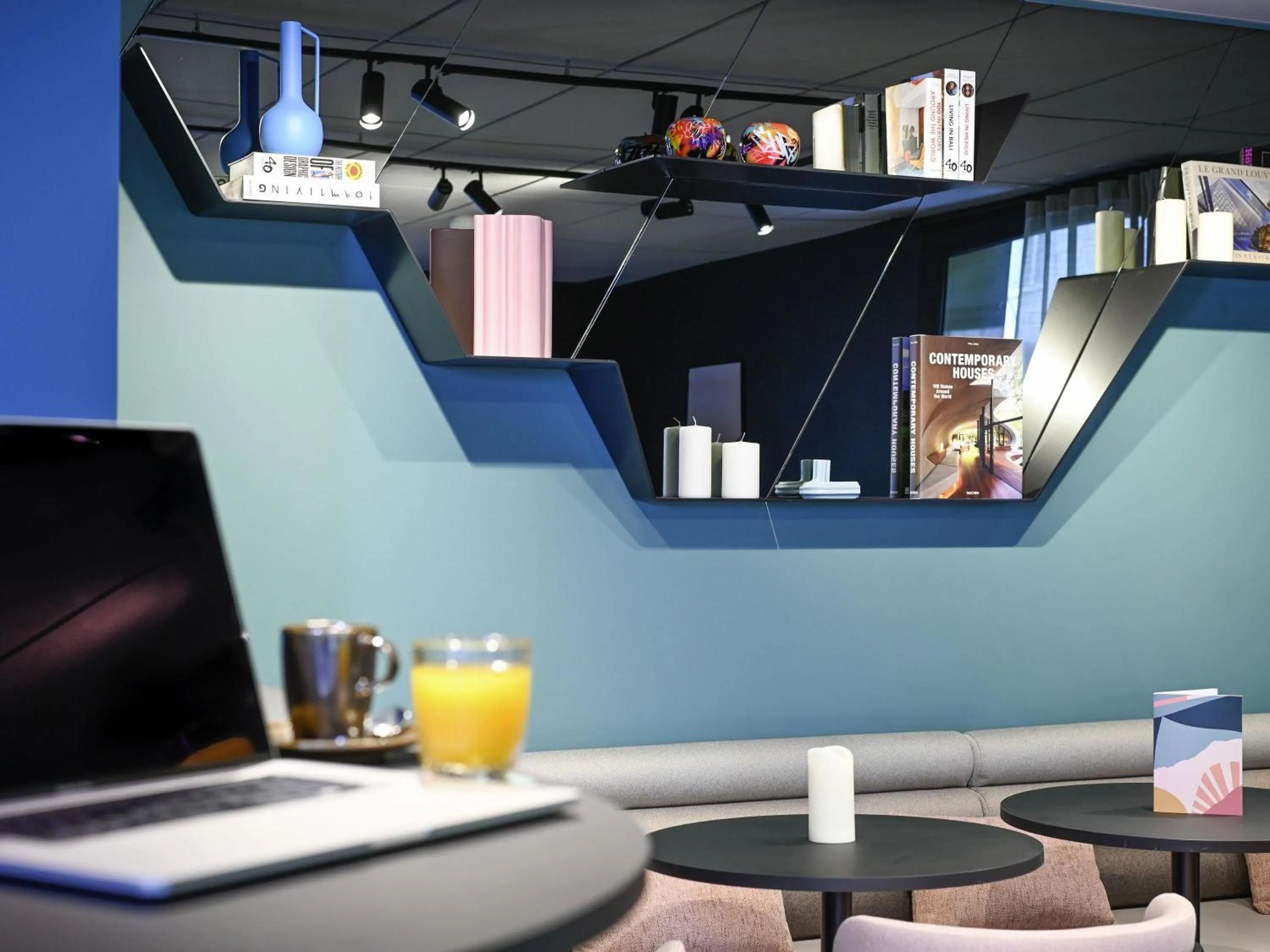 Lounge or bar in Tribe Paris La Defense Esplanade