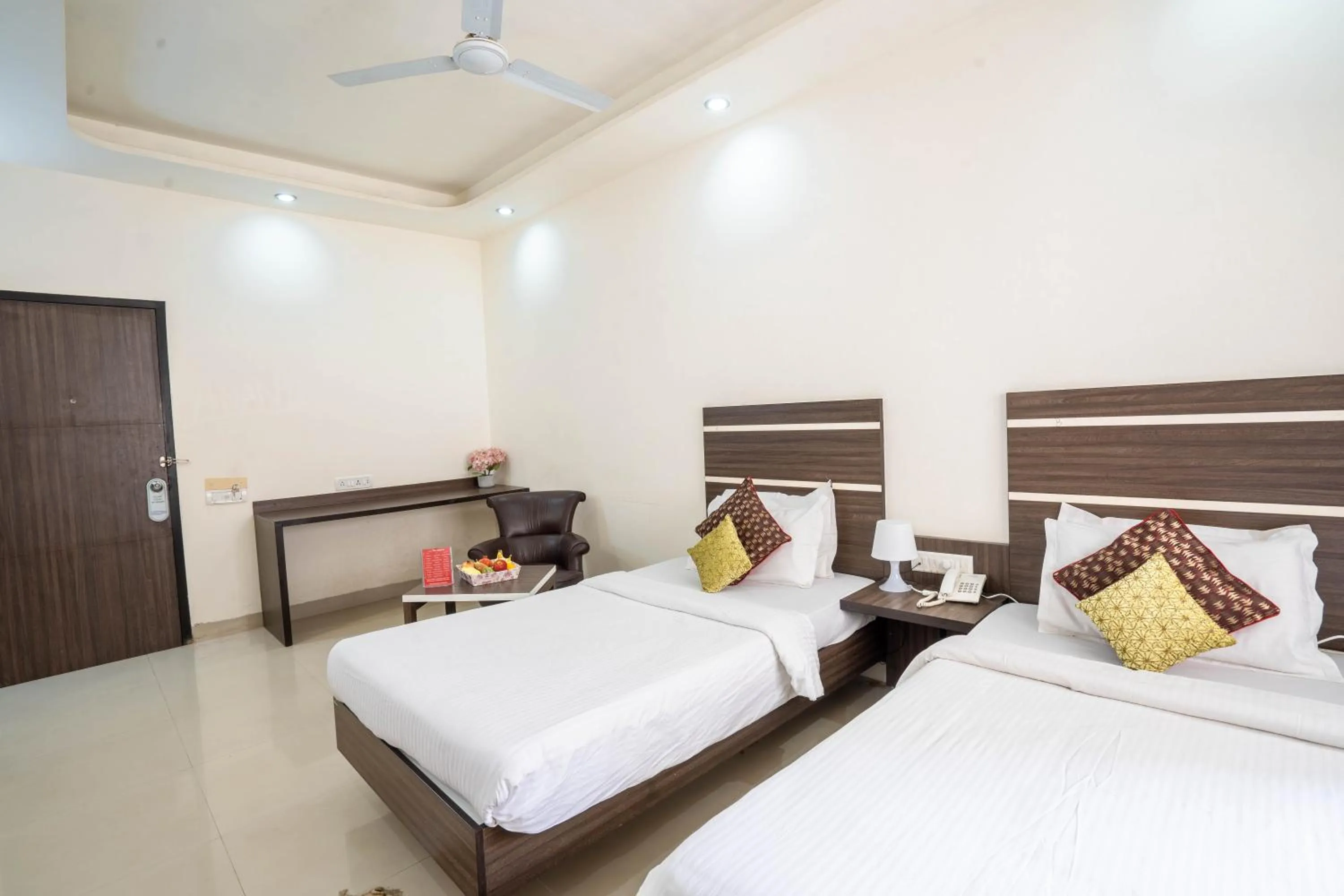 Bed in Compact Tea Square