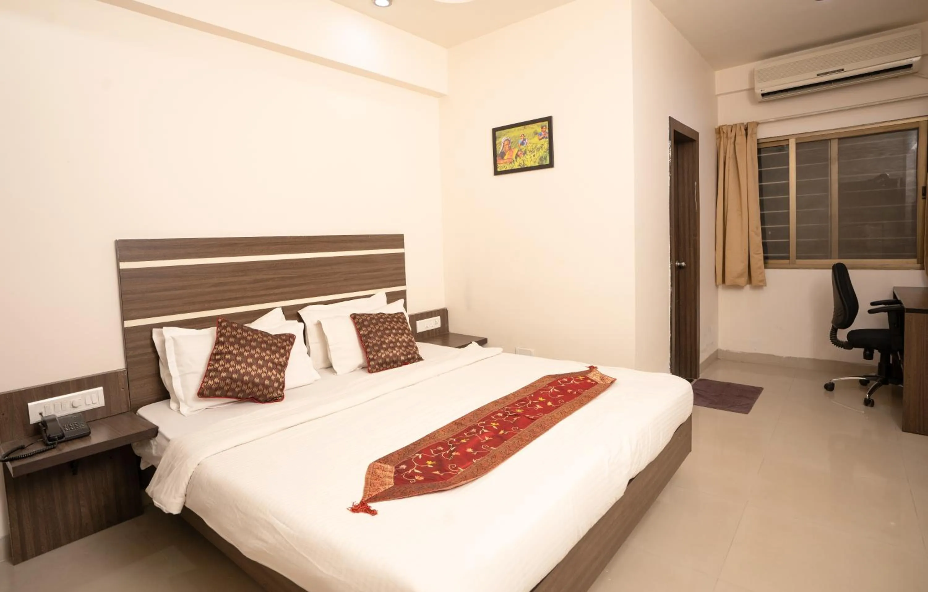 hair dresser in Compact Tea Square