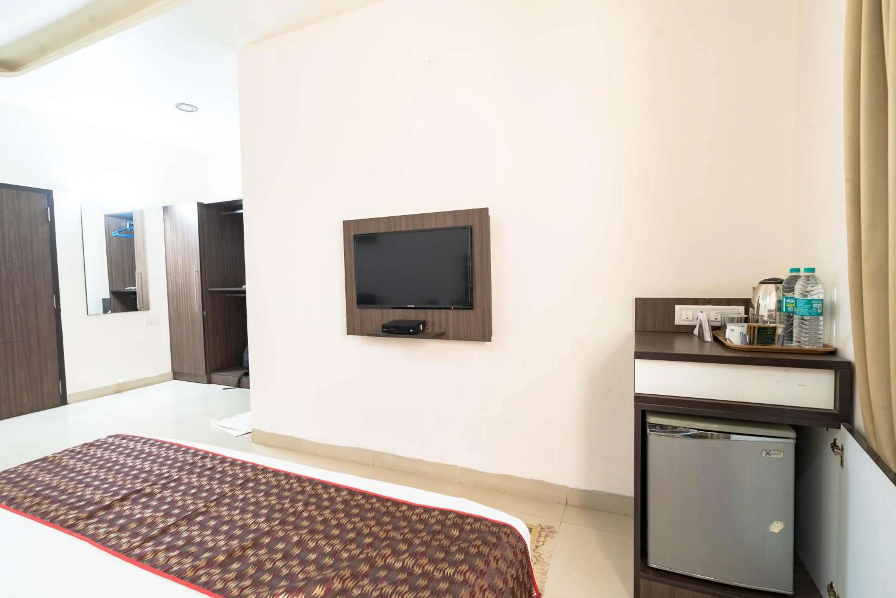 TV and multimedia in Compact Tea Square