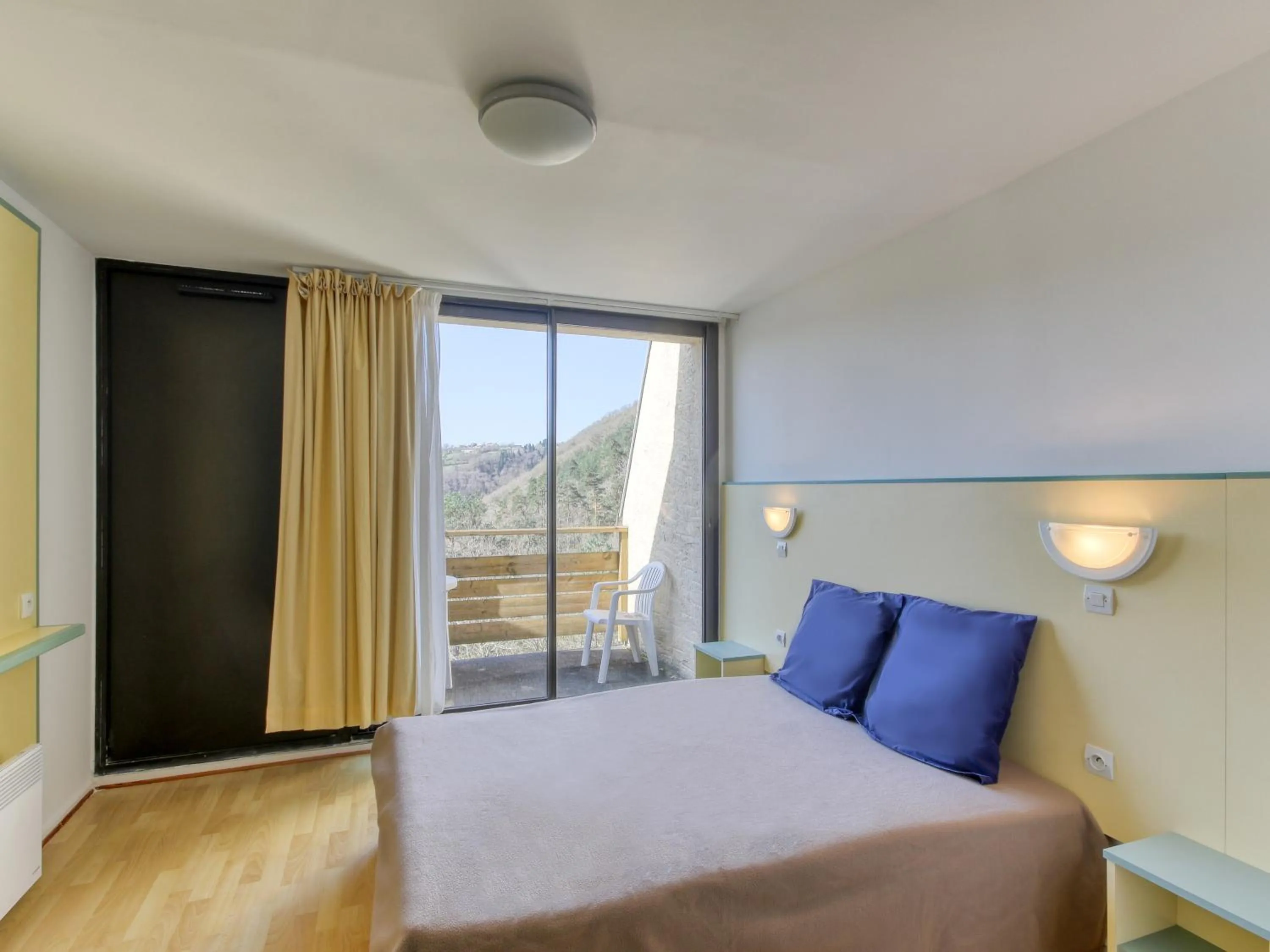 Bed in Vacancéole - Le Domaine de Confolant