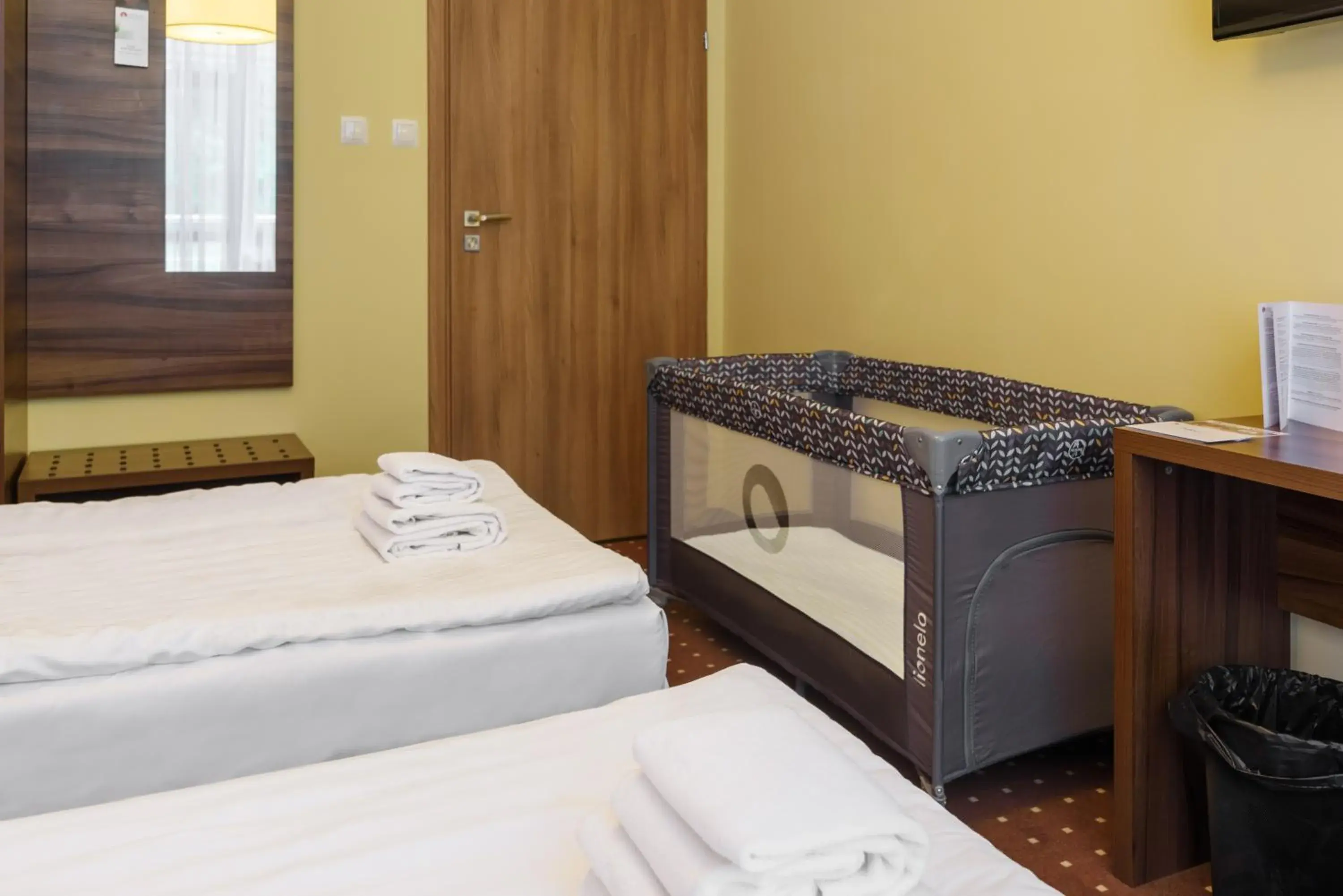 Triple Room with Balcony in Hotel Podium Triple Room with Balcony in Hotel Podium