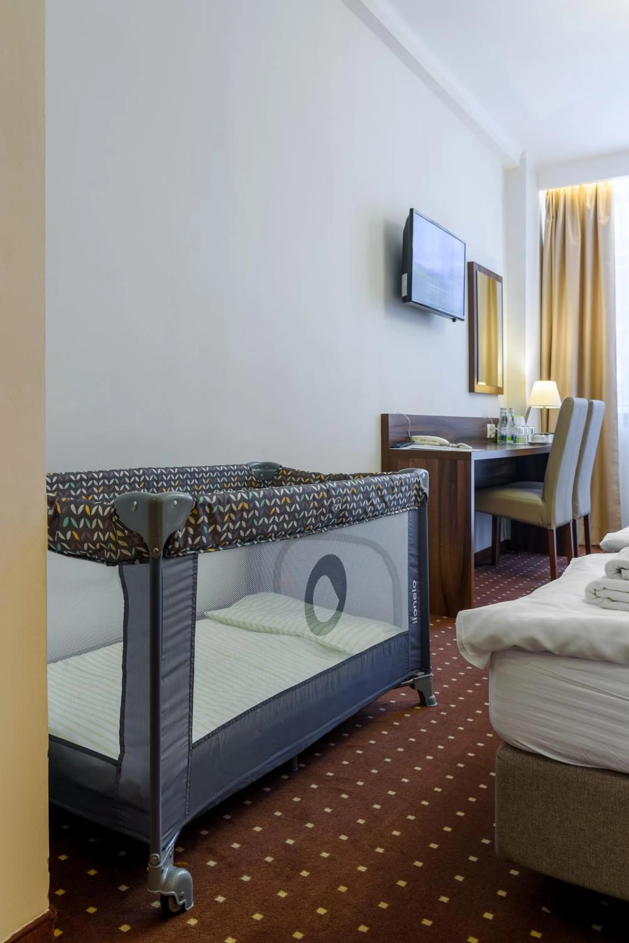 Photo of the whole room, Bed in Hotel Podium