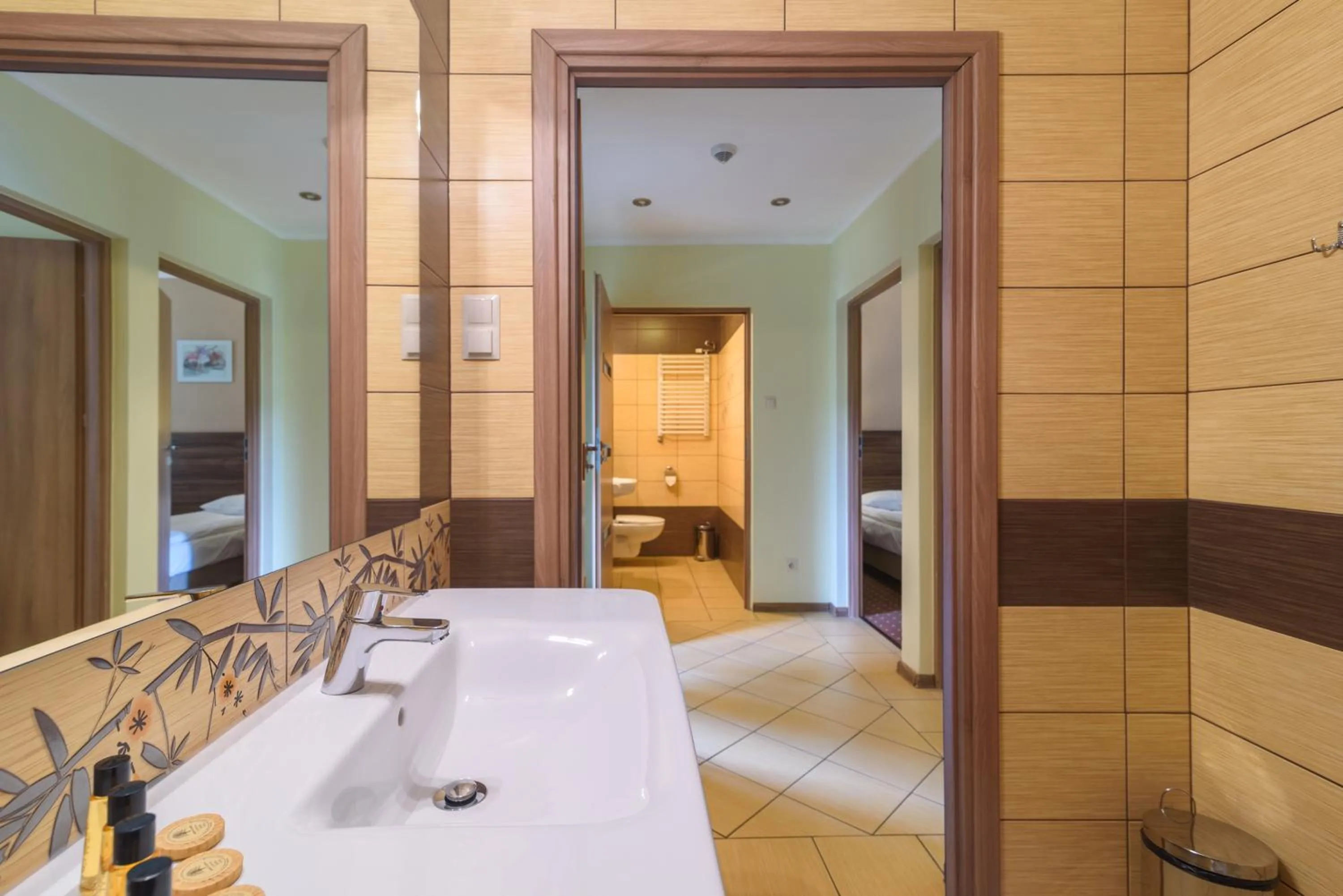 Shower in Hotel Podium