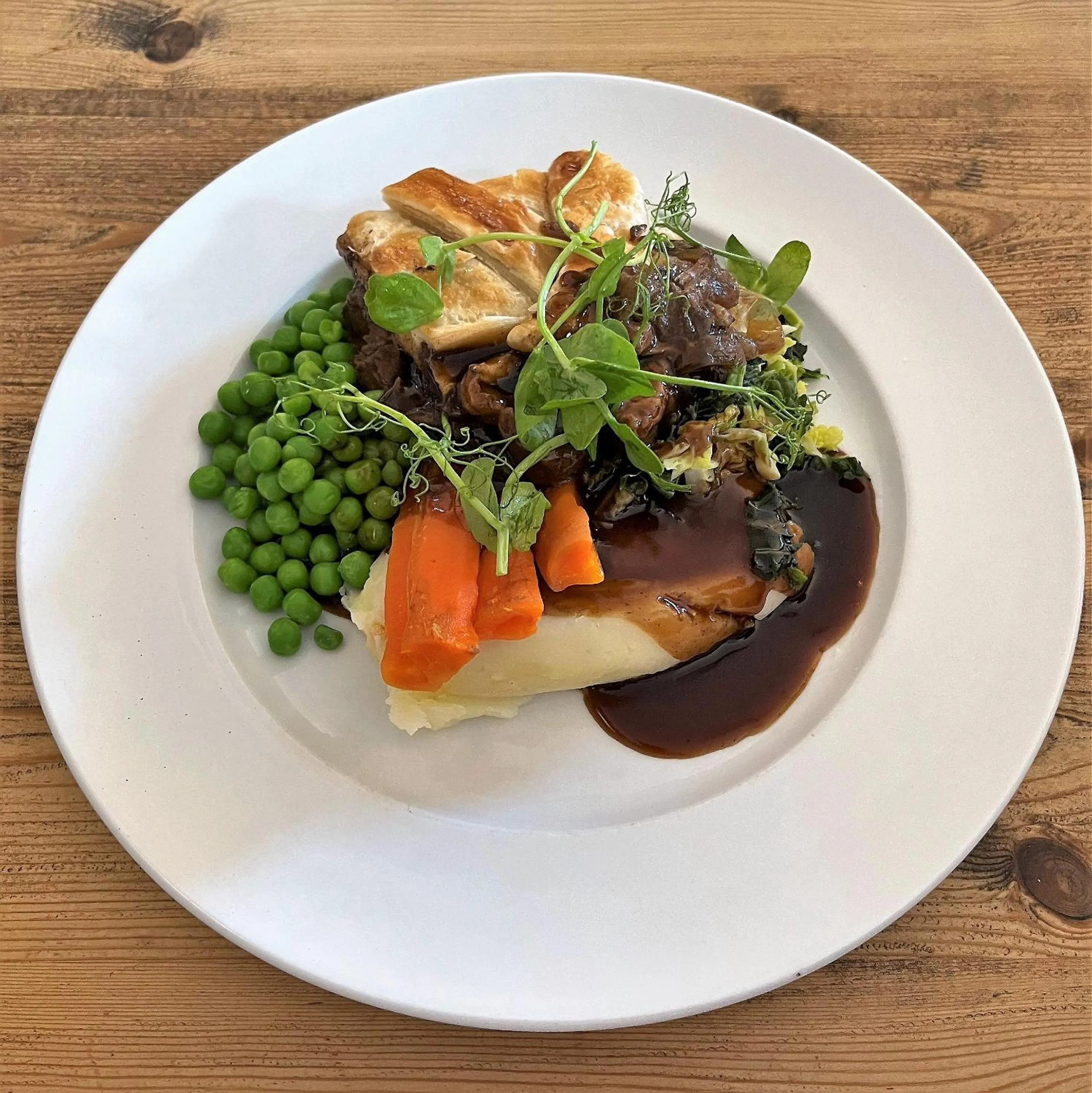 Food and drinks in The Tontine Hotel & Bar