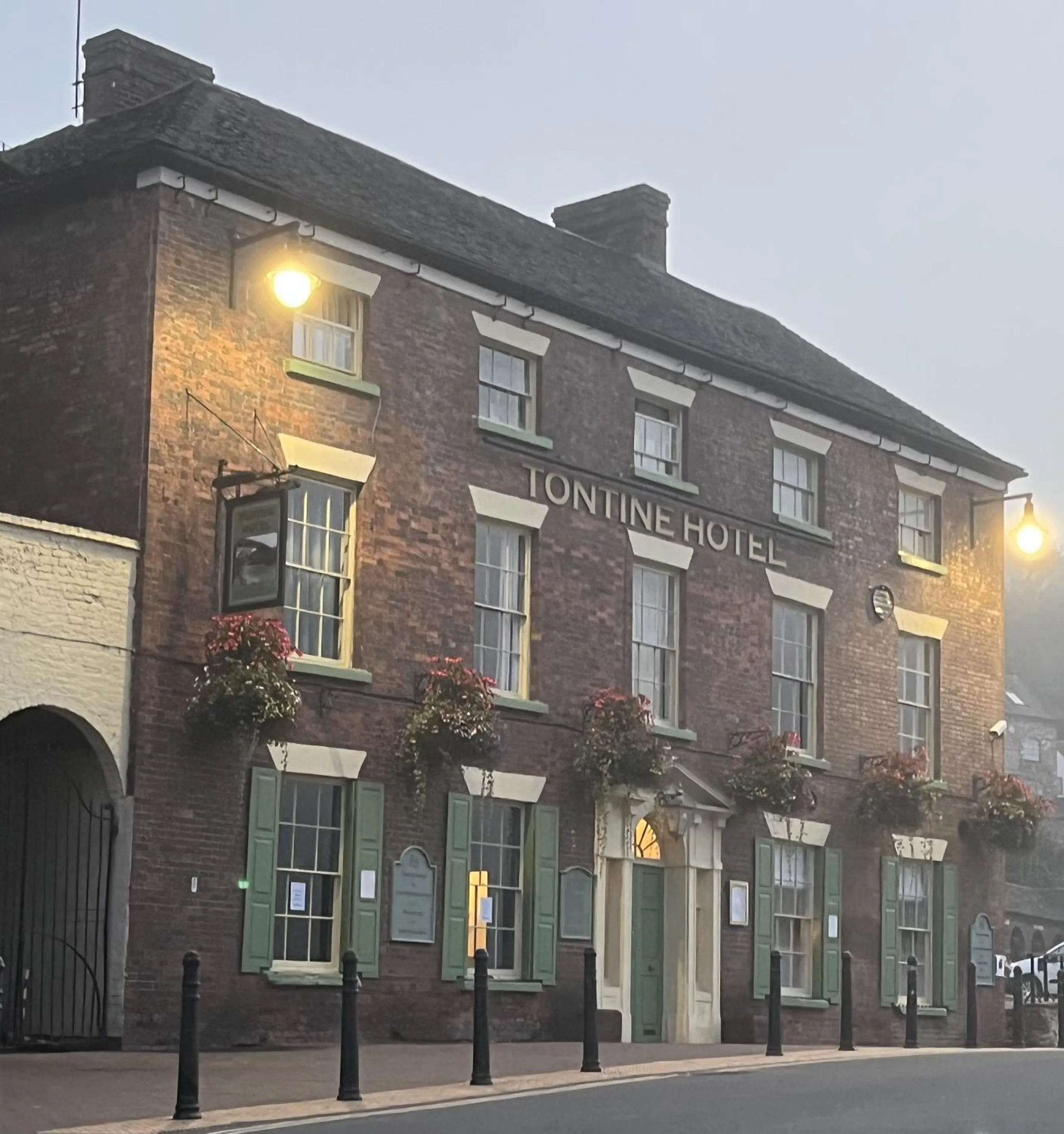 Property building in The Tontine Hotel & Bar