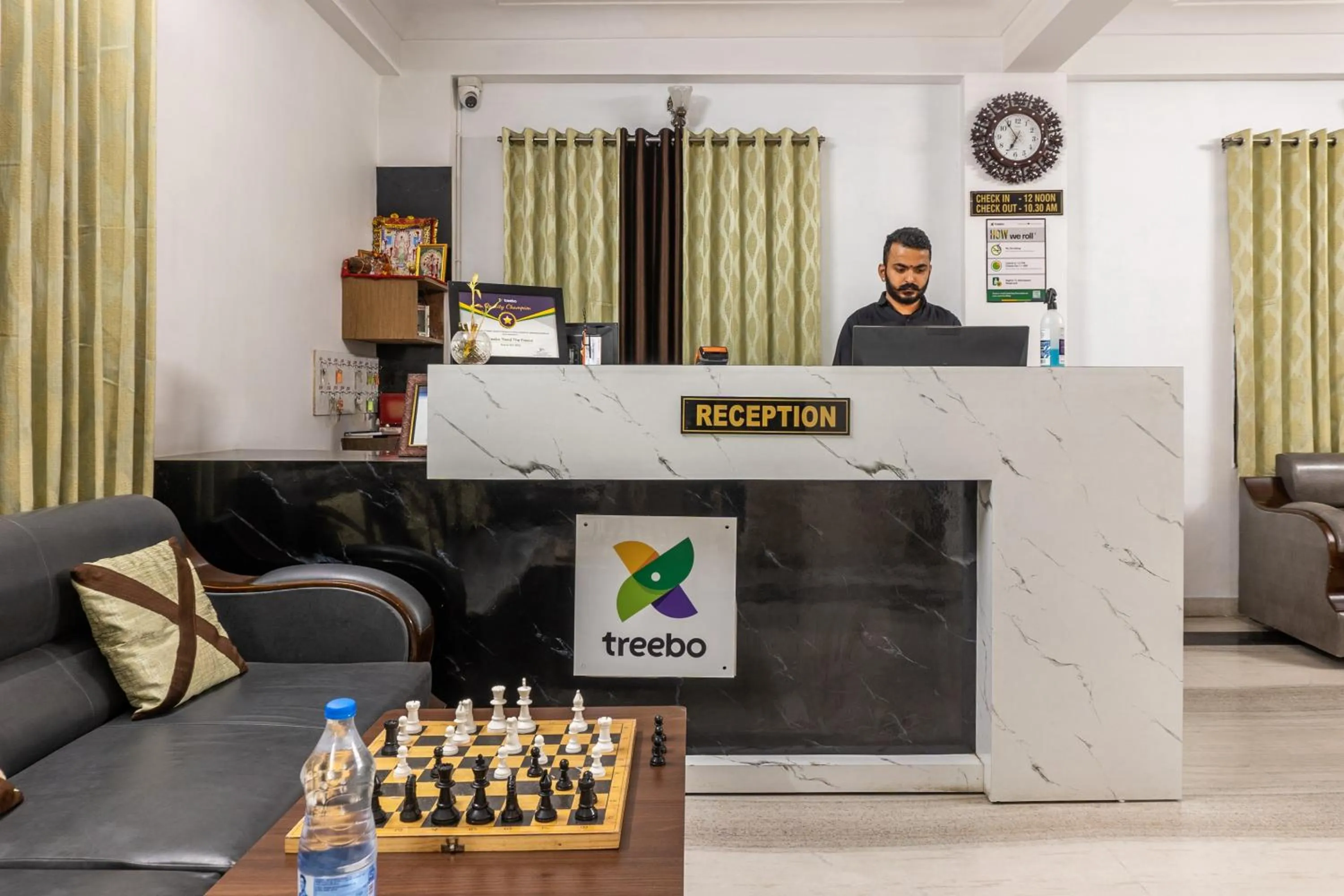 Lobby or reception in Treebo The Fresco Lake Pichola