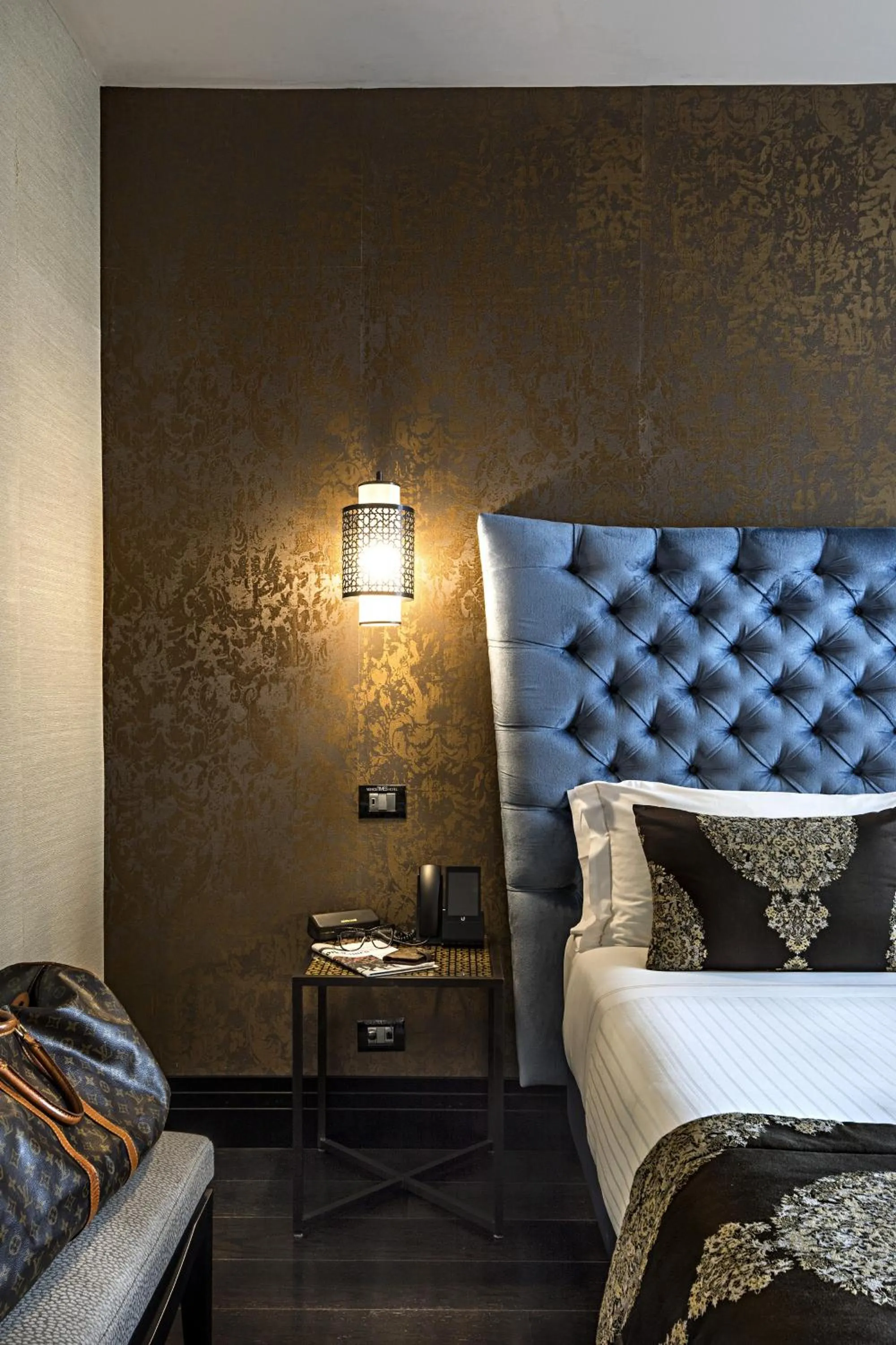 Photo of the whole room, Bed in The Venice Times