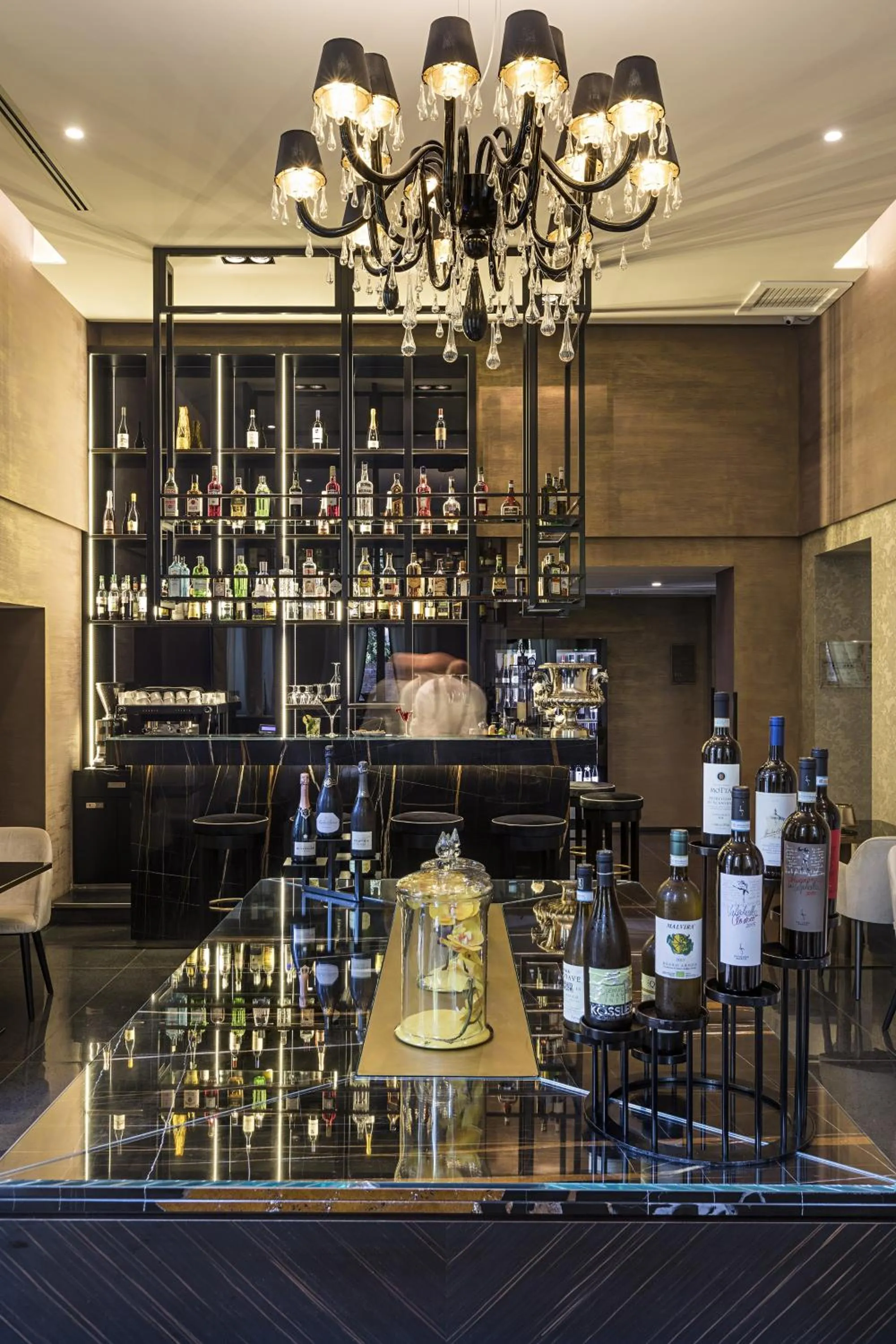 Lounge or bar in The Venice Times