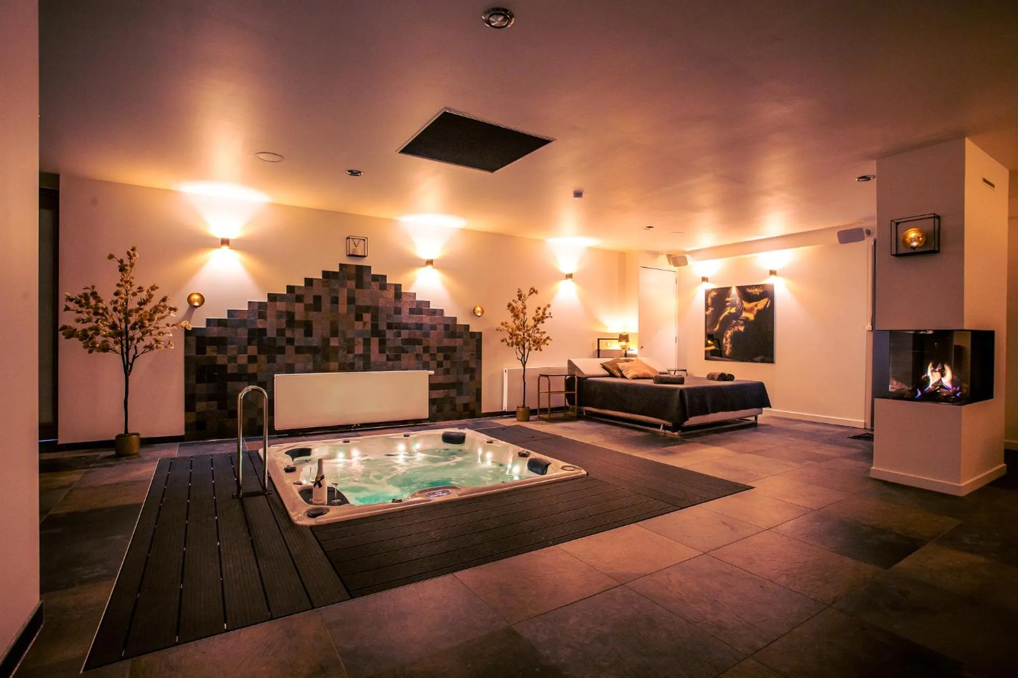 Hot Tub in Maas en Waal Wellness & Suites