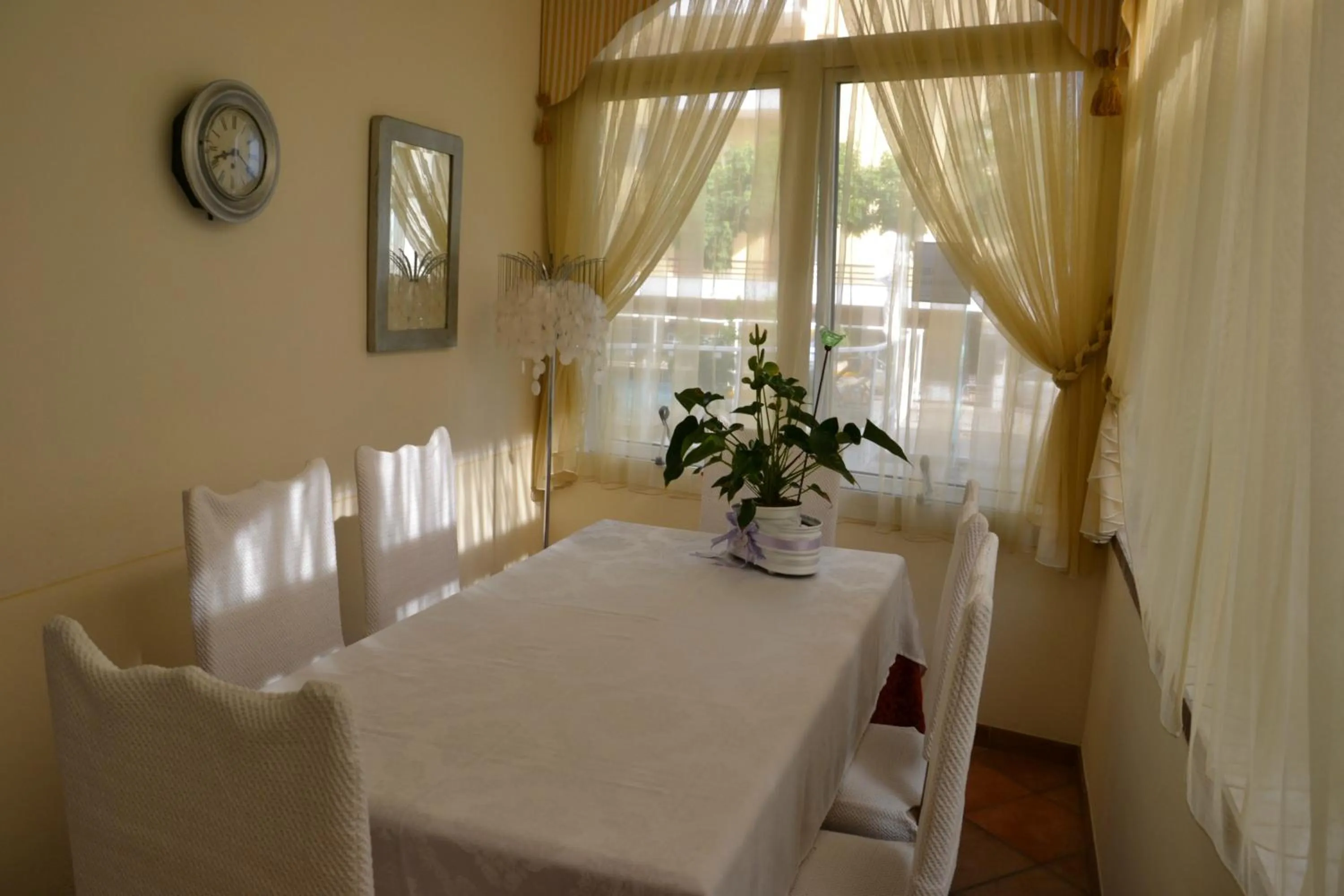 Restaurant/places to eat in Hotel Stockholm