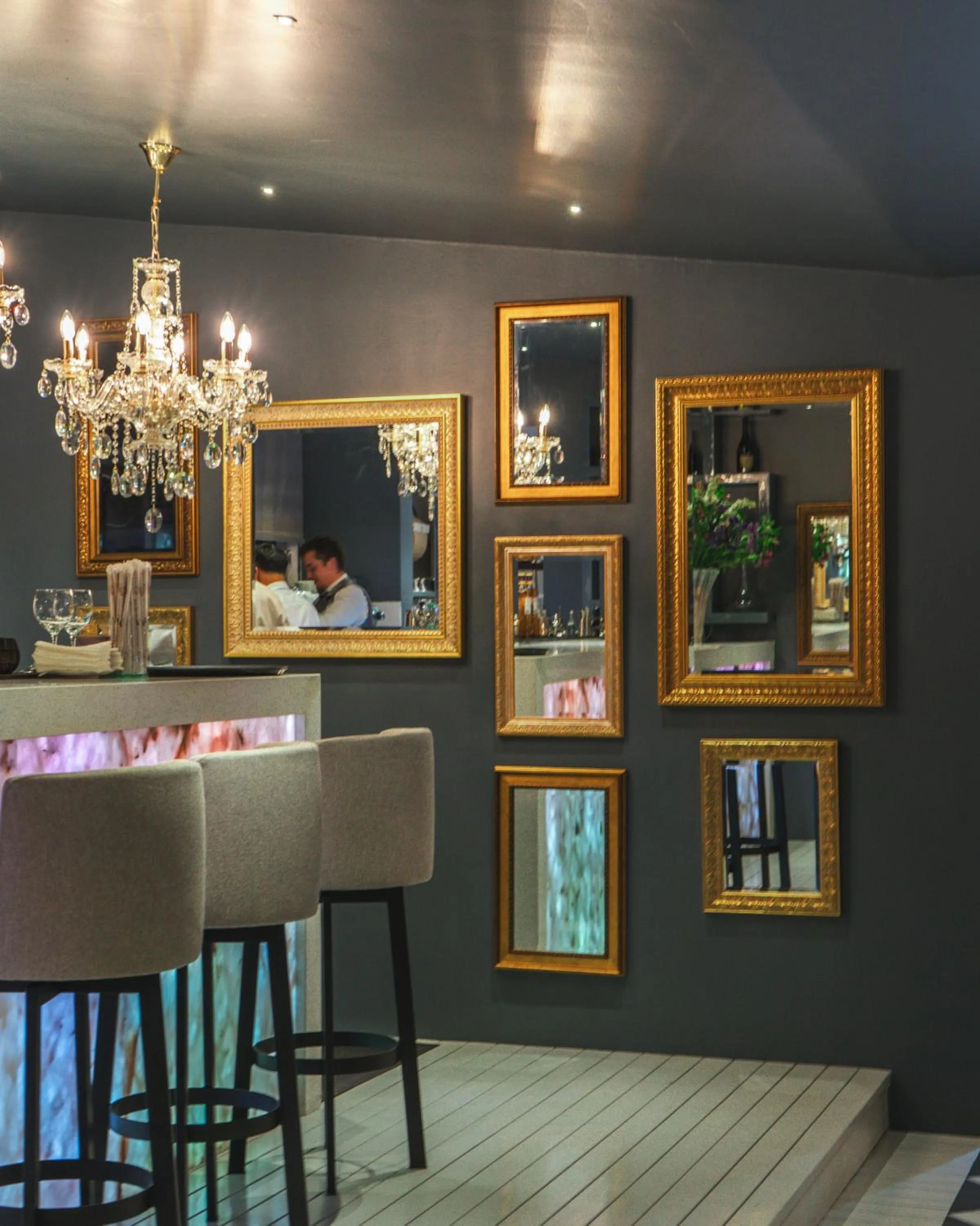 Restaurant/places to eat in Itza Hotel Boutique Internacional