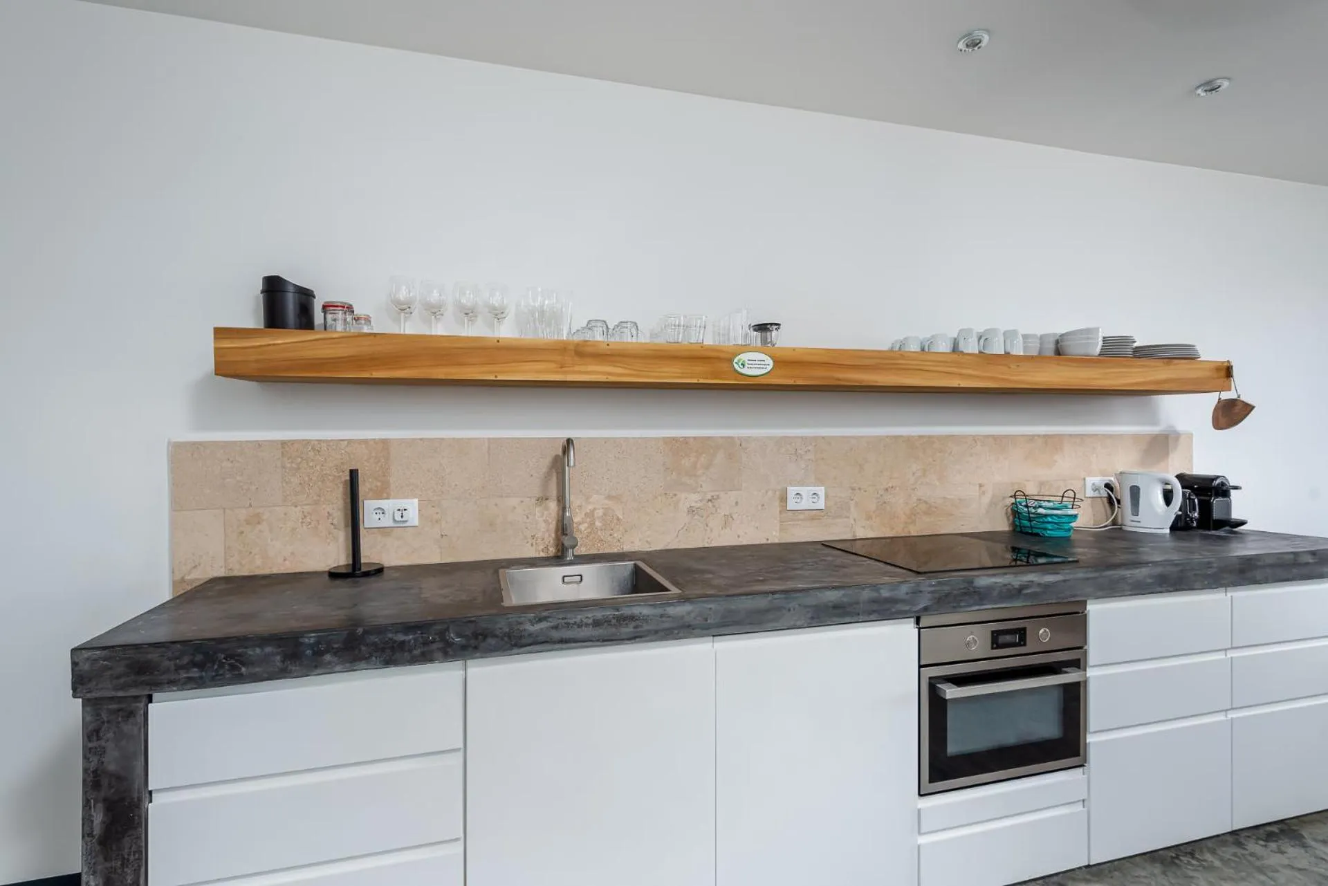 Kitchen or kitchenette in Bloozz resort Bonaire