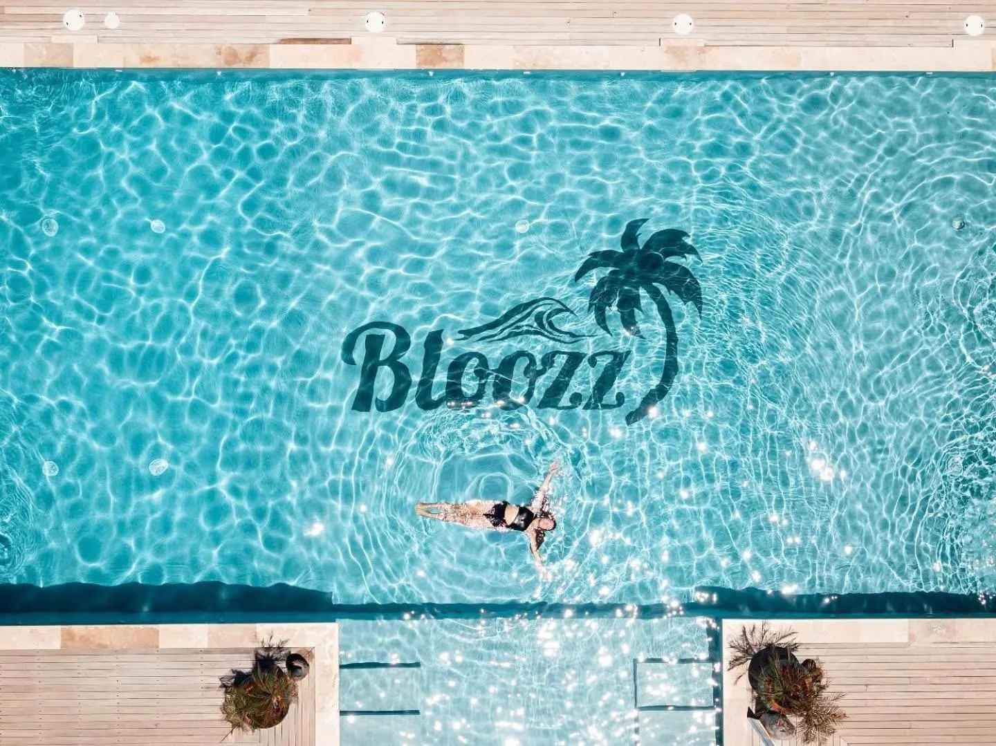 Swimming pool in Bloozz resort Bonaire