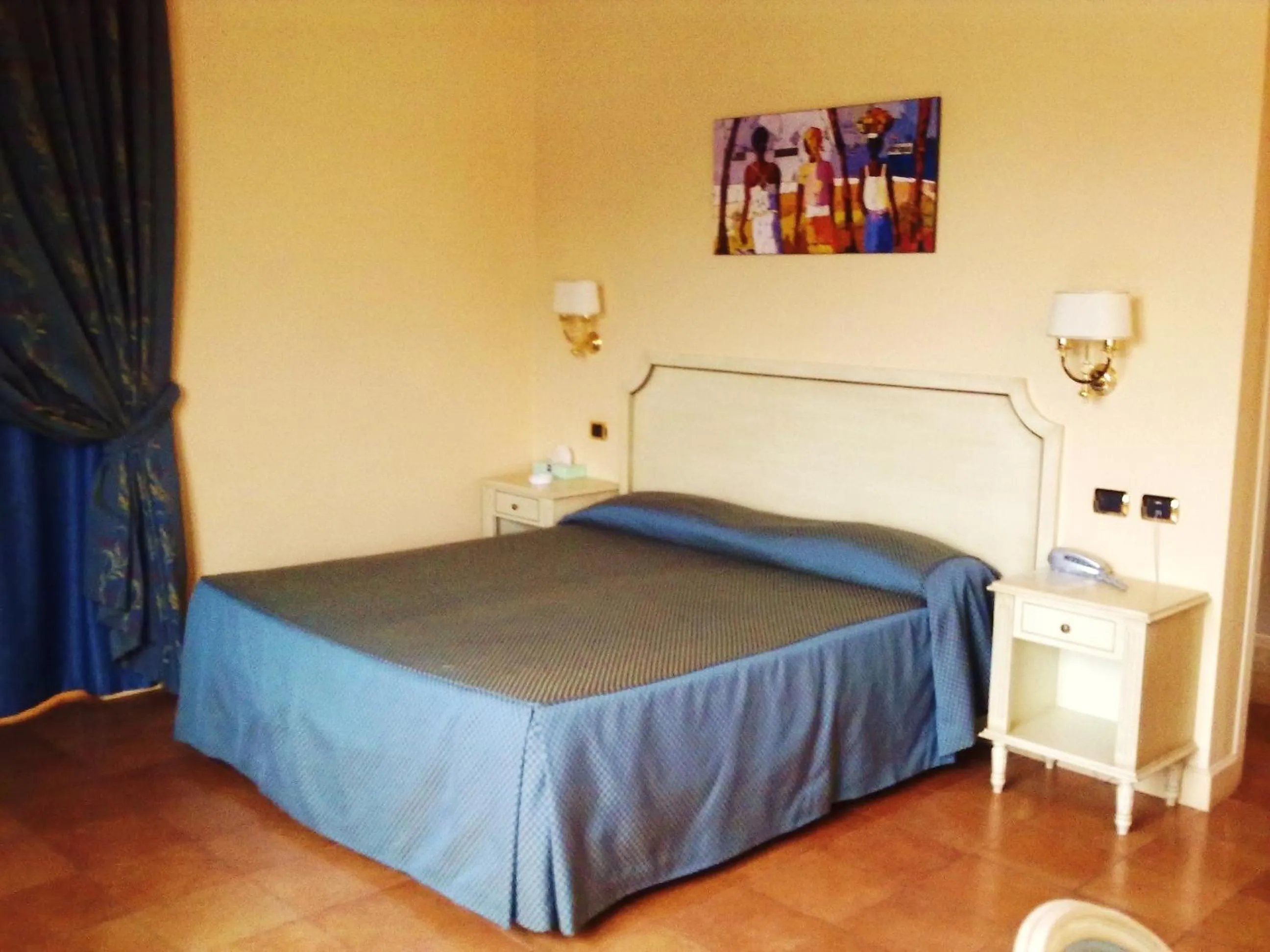 Photo of the whole room, Bed in Hotel Quadrifoglio Roma Eur