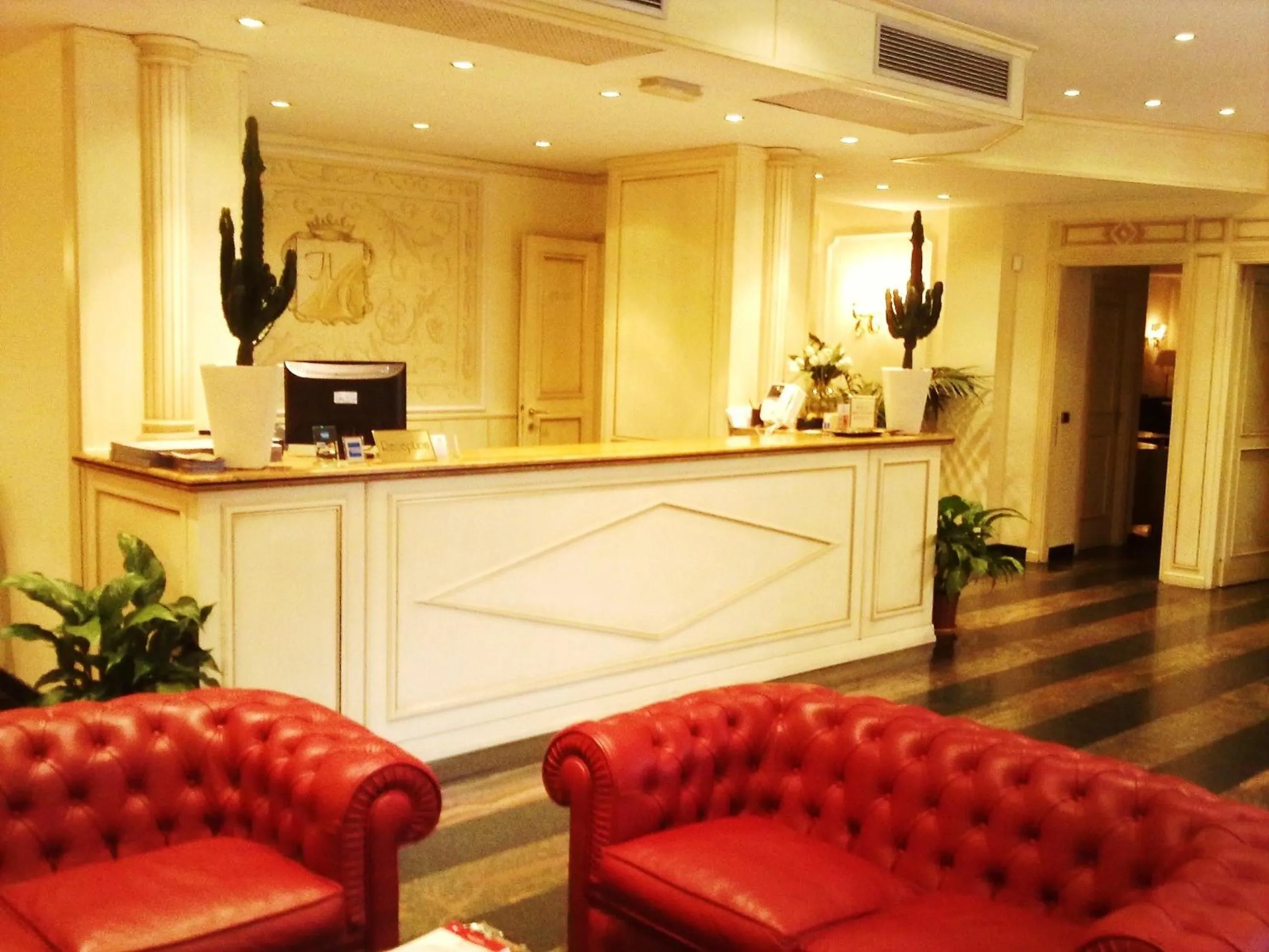 Lobby or reception in Hotel Quadrifoglio Roma Eur
