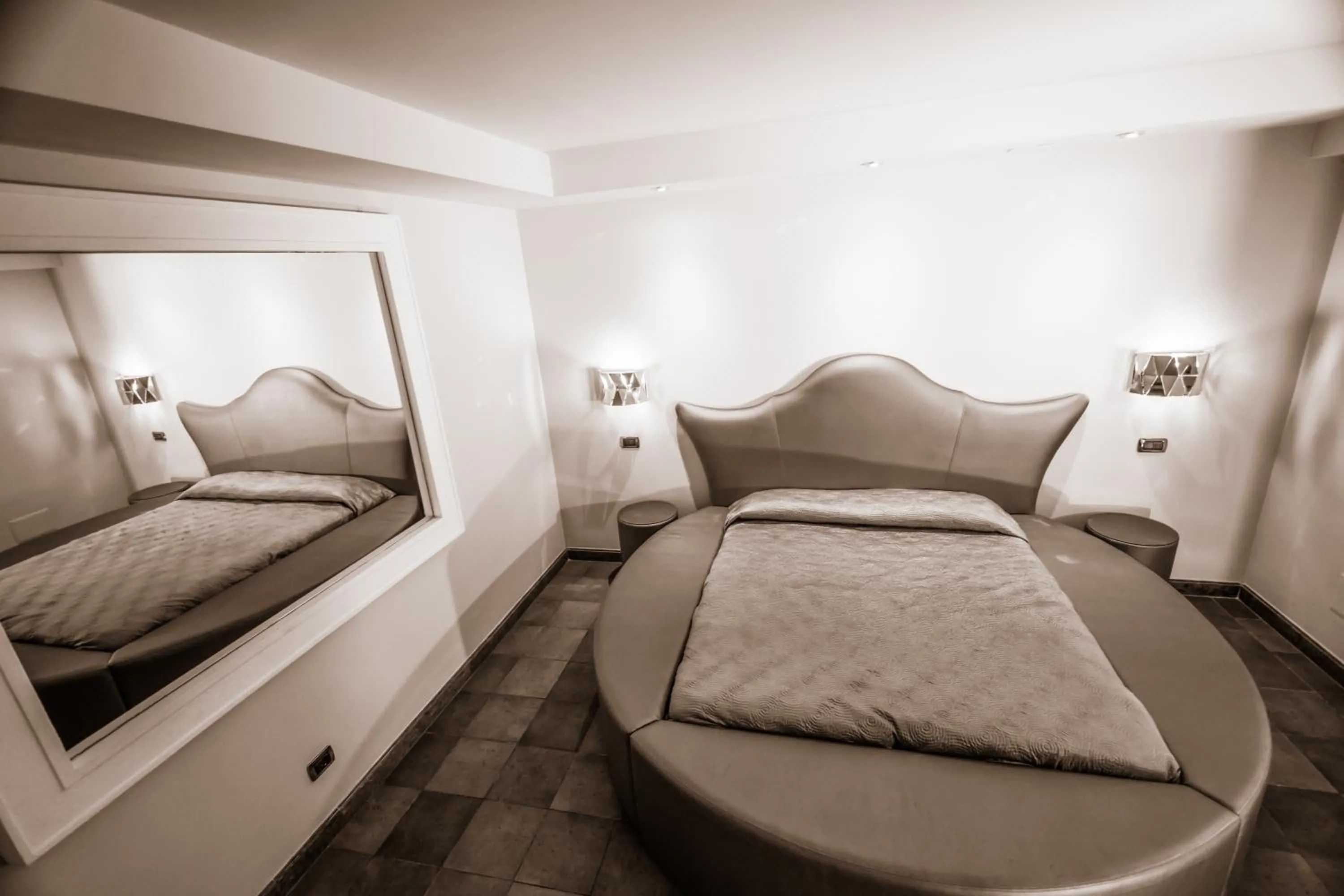 Photo of the whole room, Bed in Hotel Quadrifoglio Roma Eur