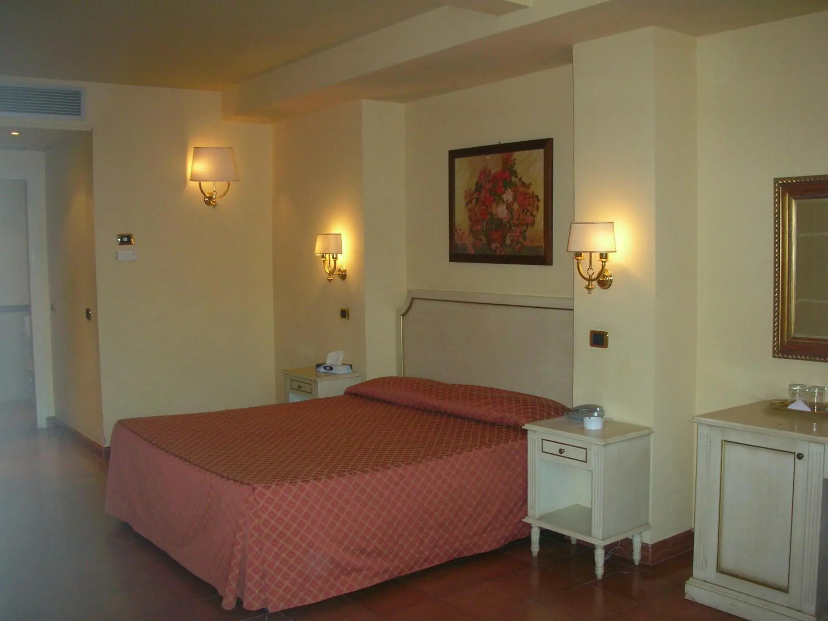 Quadruple Room in Hotel Quadrifoglio Roma Eur Quadruple Room in Hotel Quadrifoglio Roma Eur