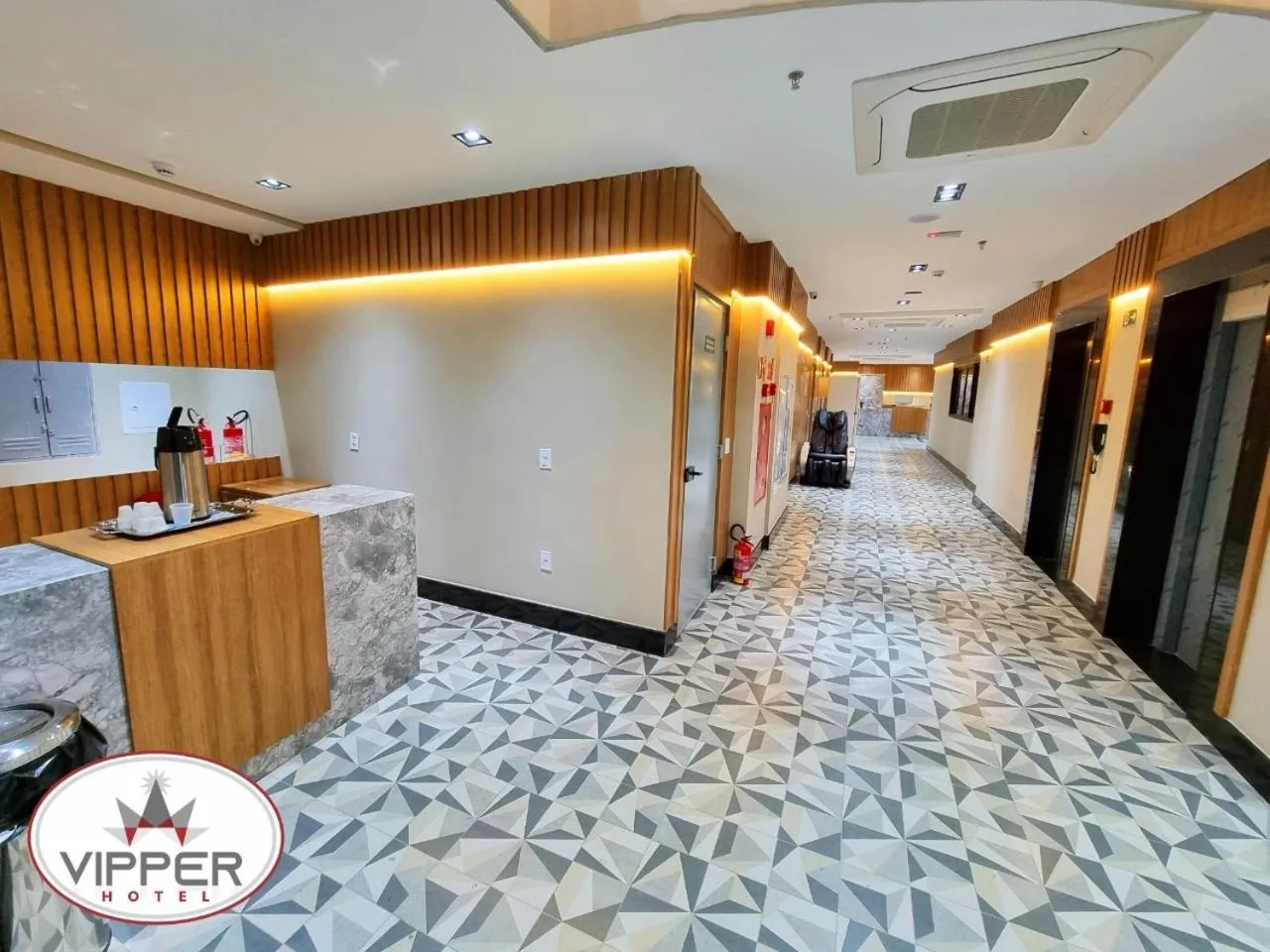 VIPPER Hotel
