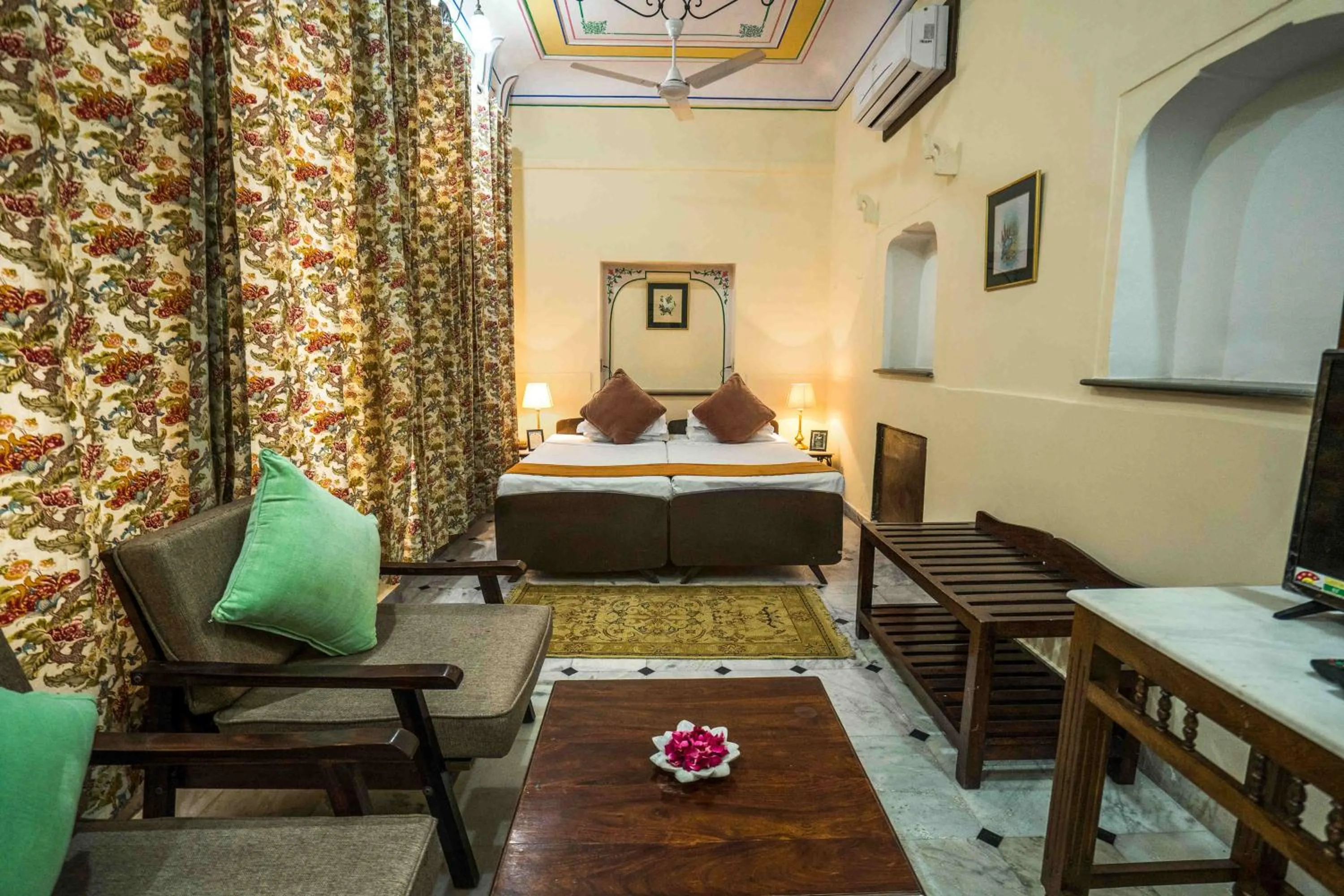 Bedroom, Bed in Diggi Palace - A City Center Hidden Heritage Gem
