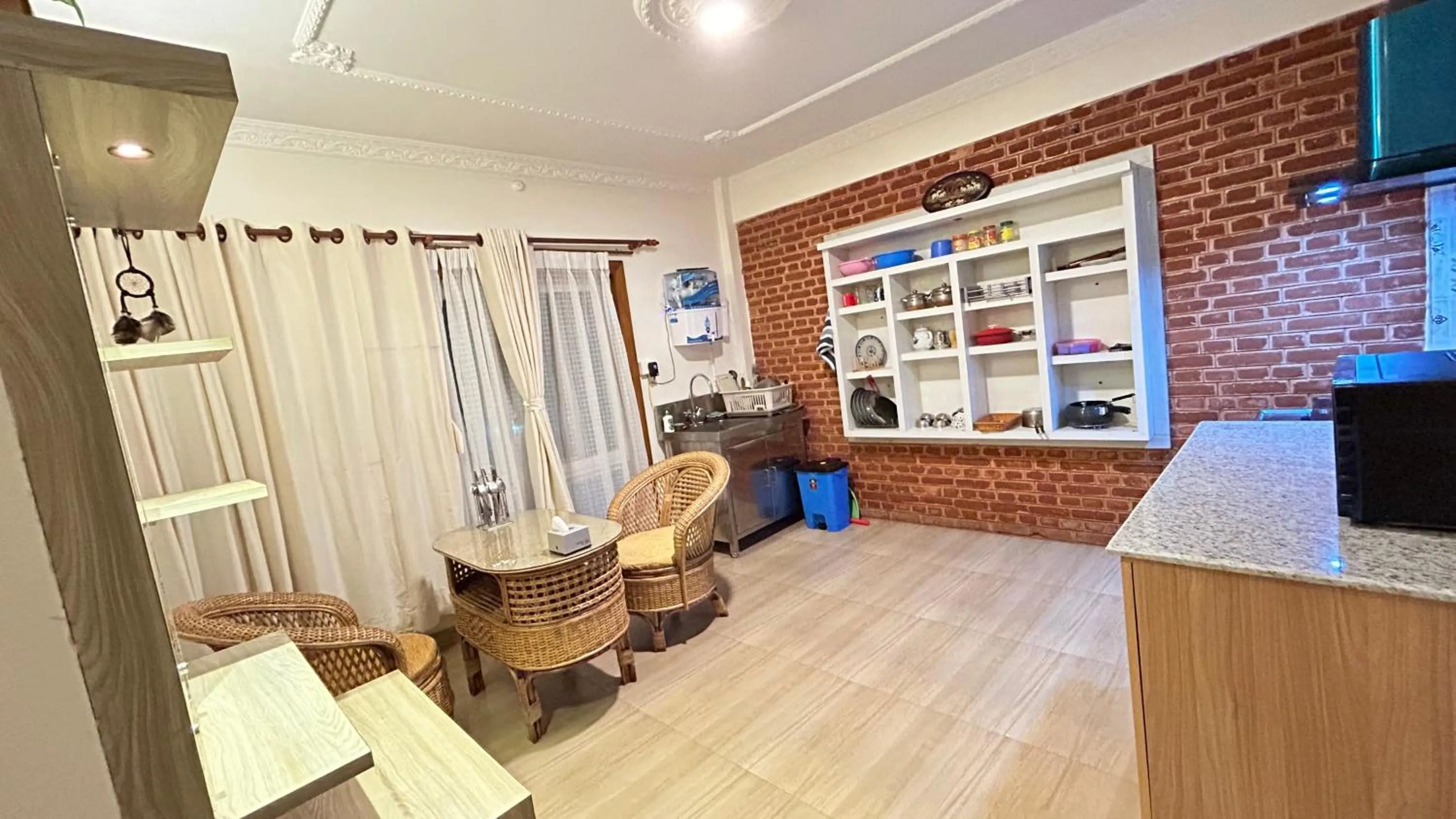 Living room in Raniban Suites - Apartment Home