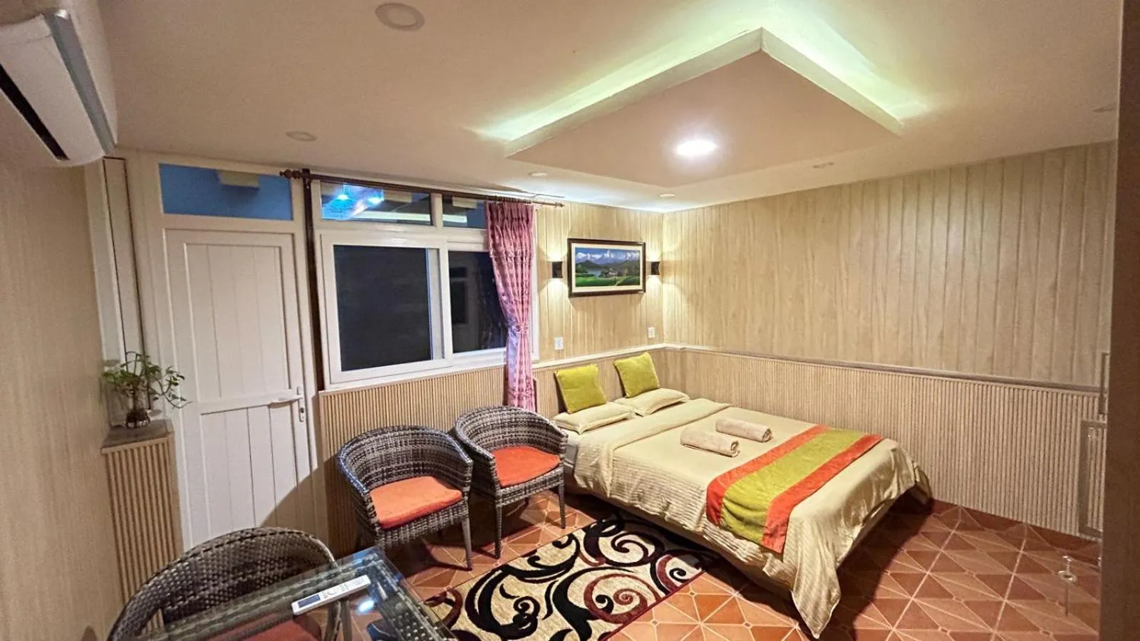 Photo of the whole room, Bed in Raniban Suites - Apartment Home