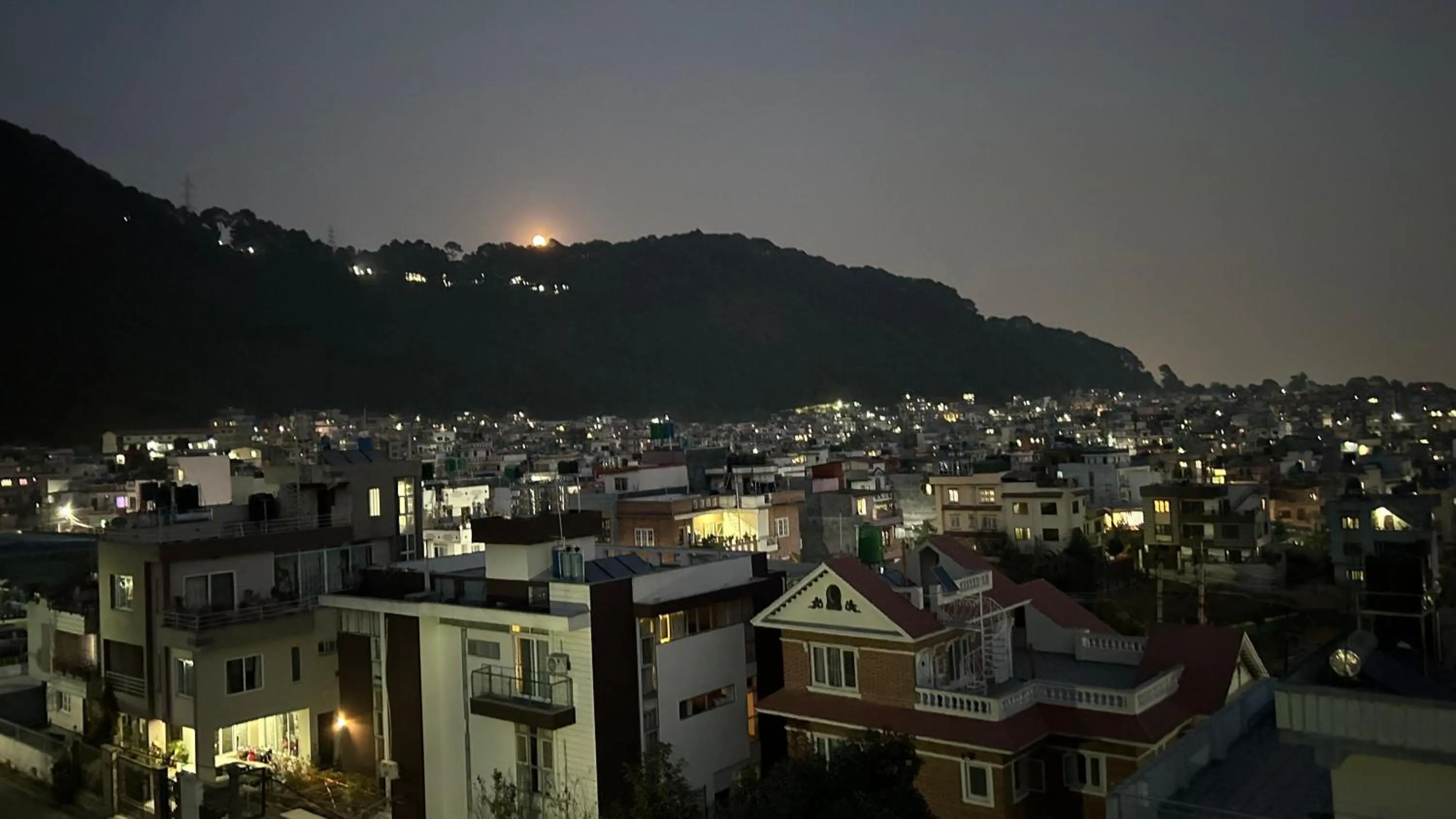 Mountain view in Raniban Suites - Apartment Home