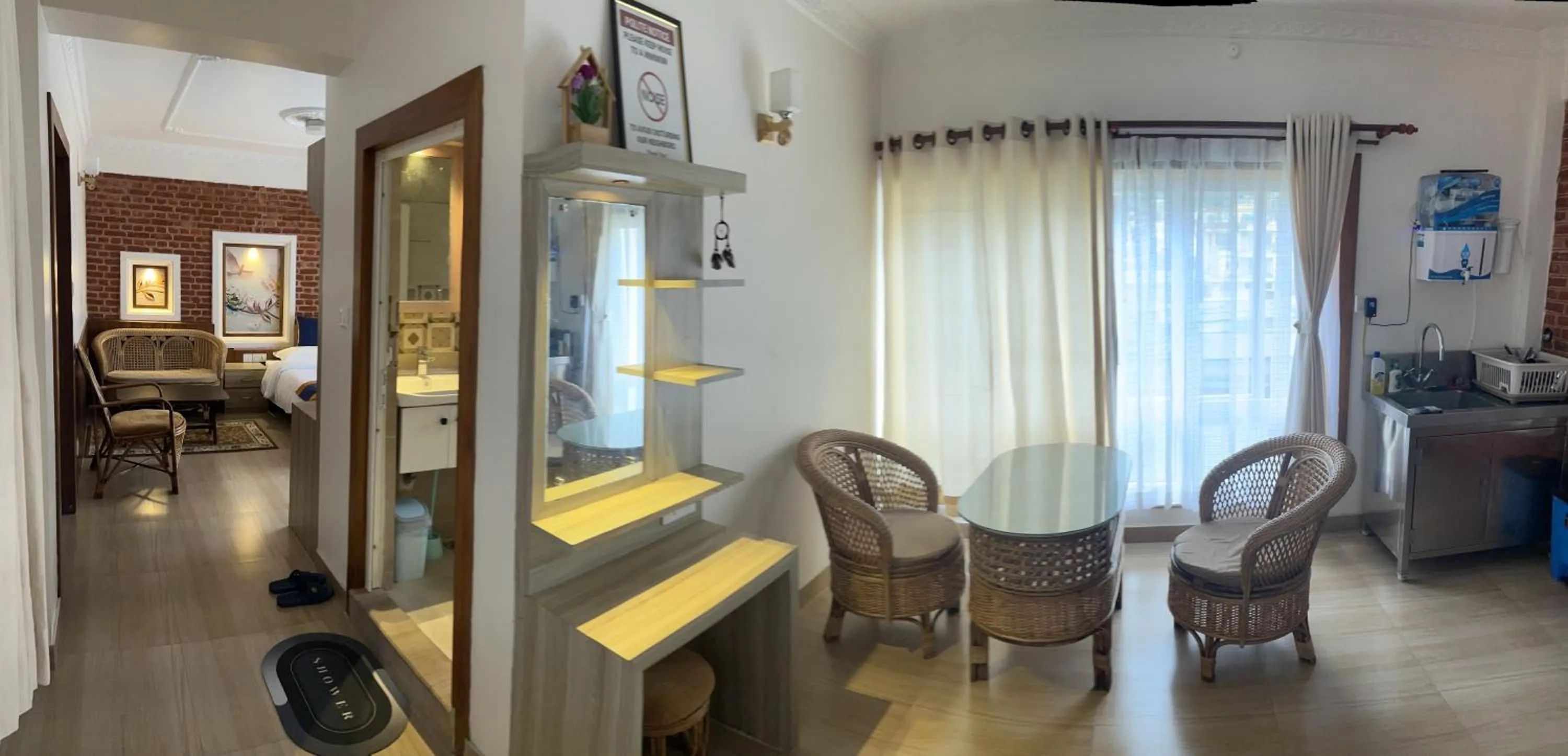 Dining area in Raniban Suites - Apartment Home