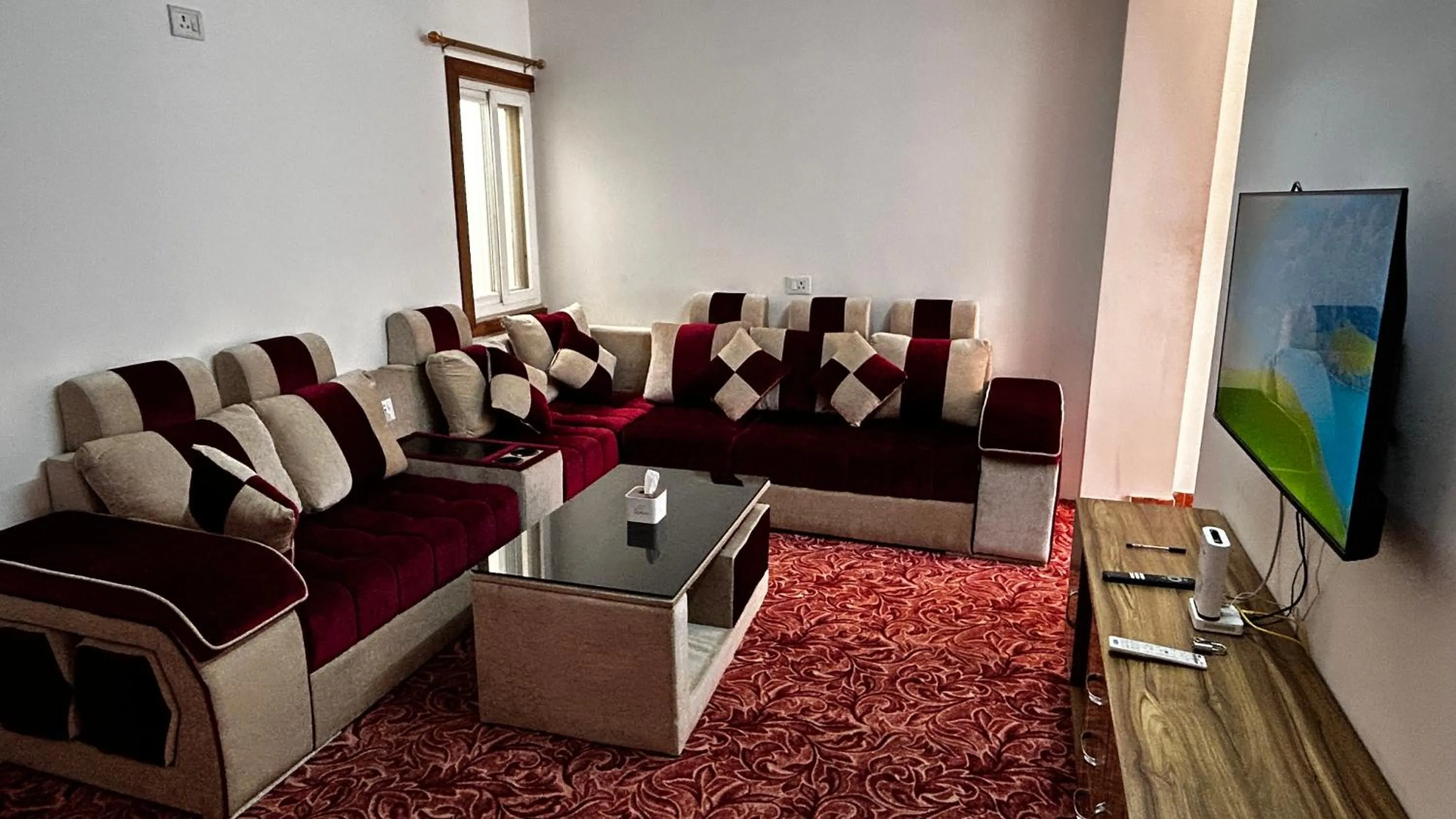 Living room in Raniban Suites - Apartment Home