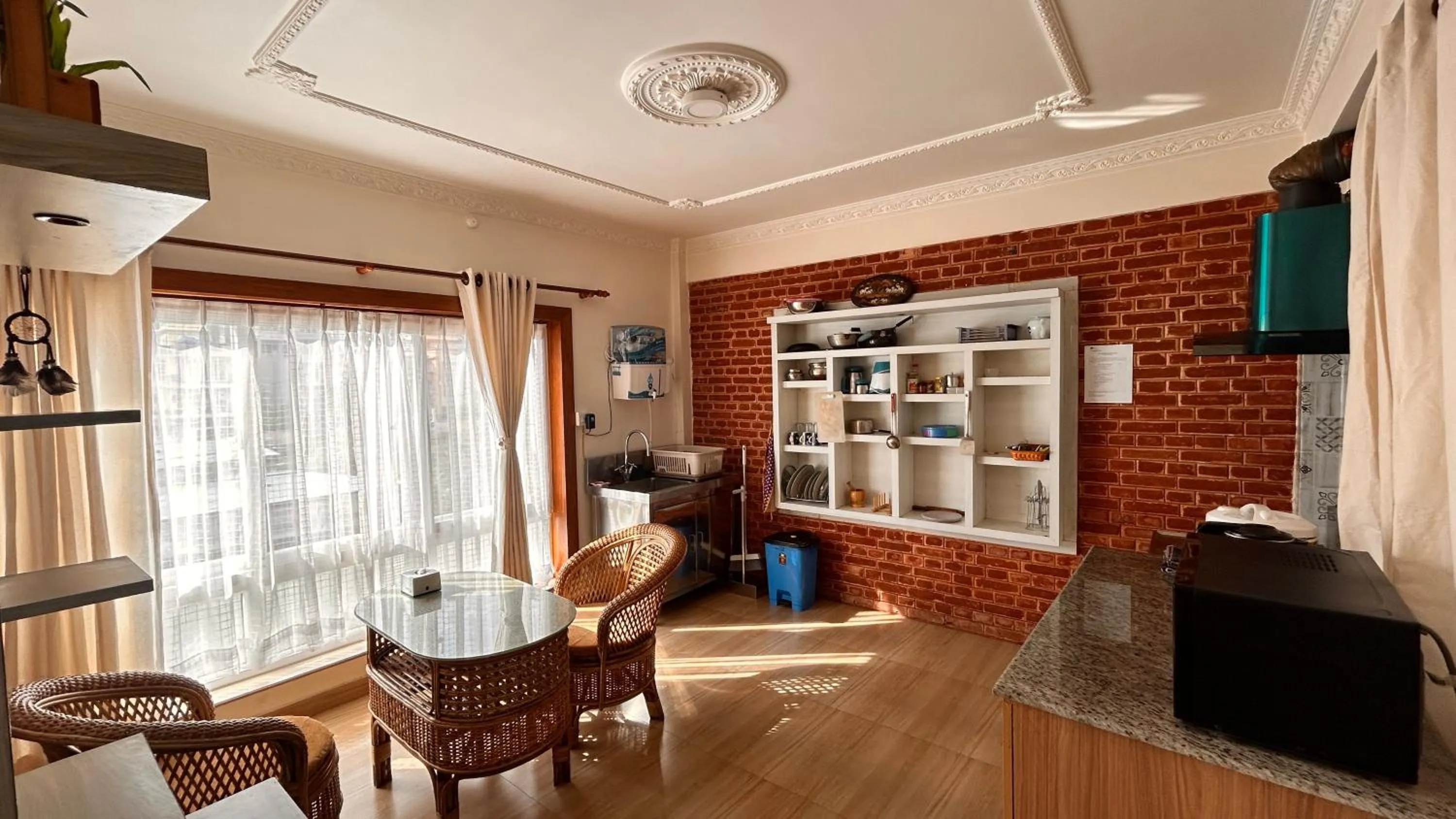 Restaurant/places to eat in Raniban Suites - Apartment Home