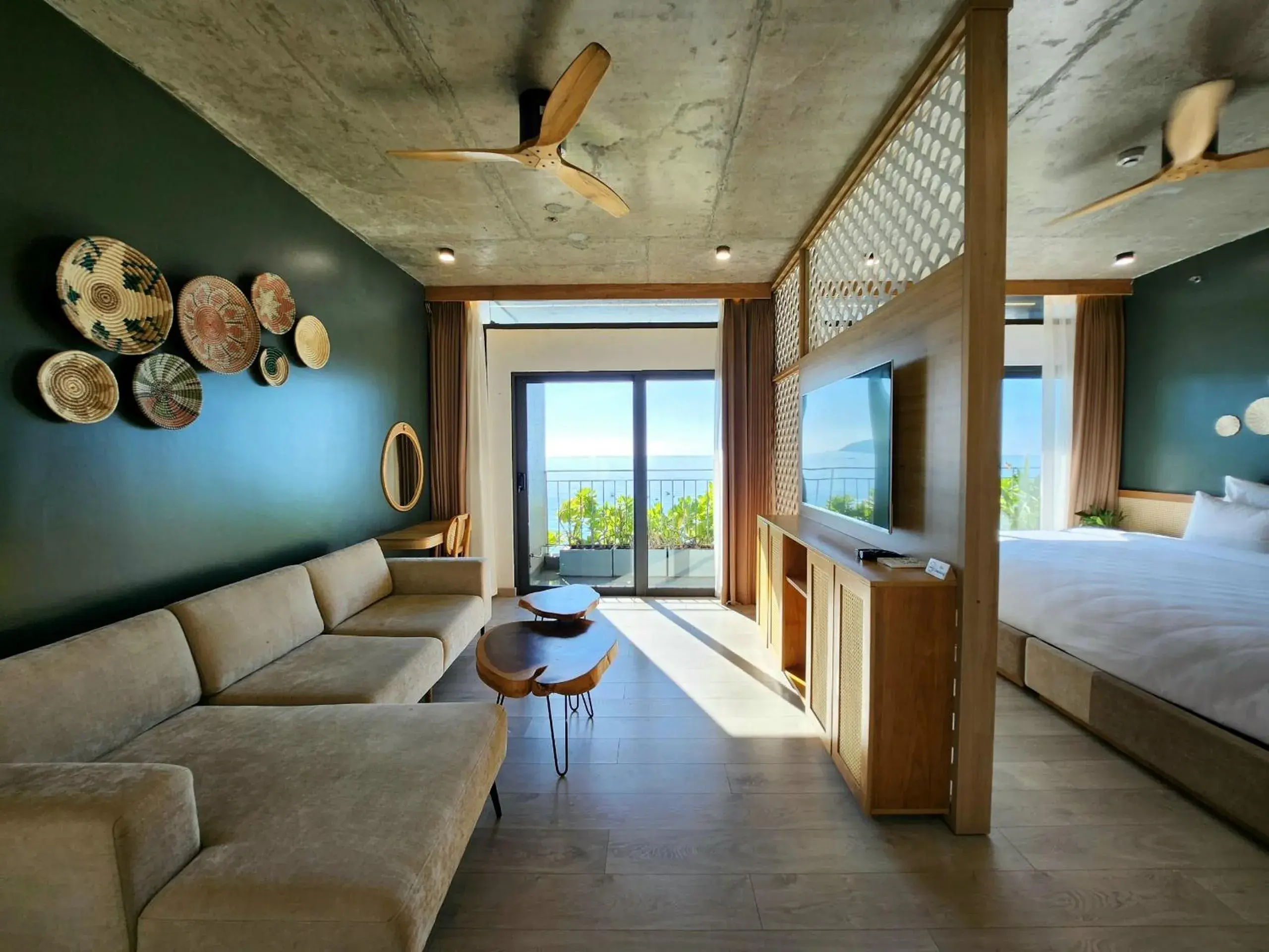 Studio with Ocean View in Leaf Beachfront Hotel Da Nang Studio with Ocean View in Leaf Beachfront Hotel Da Nang