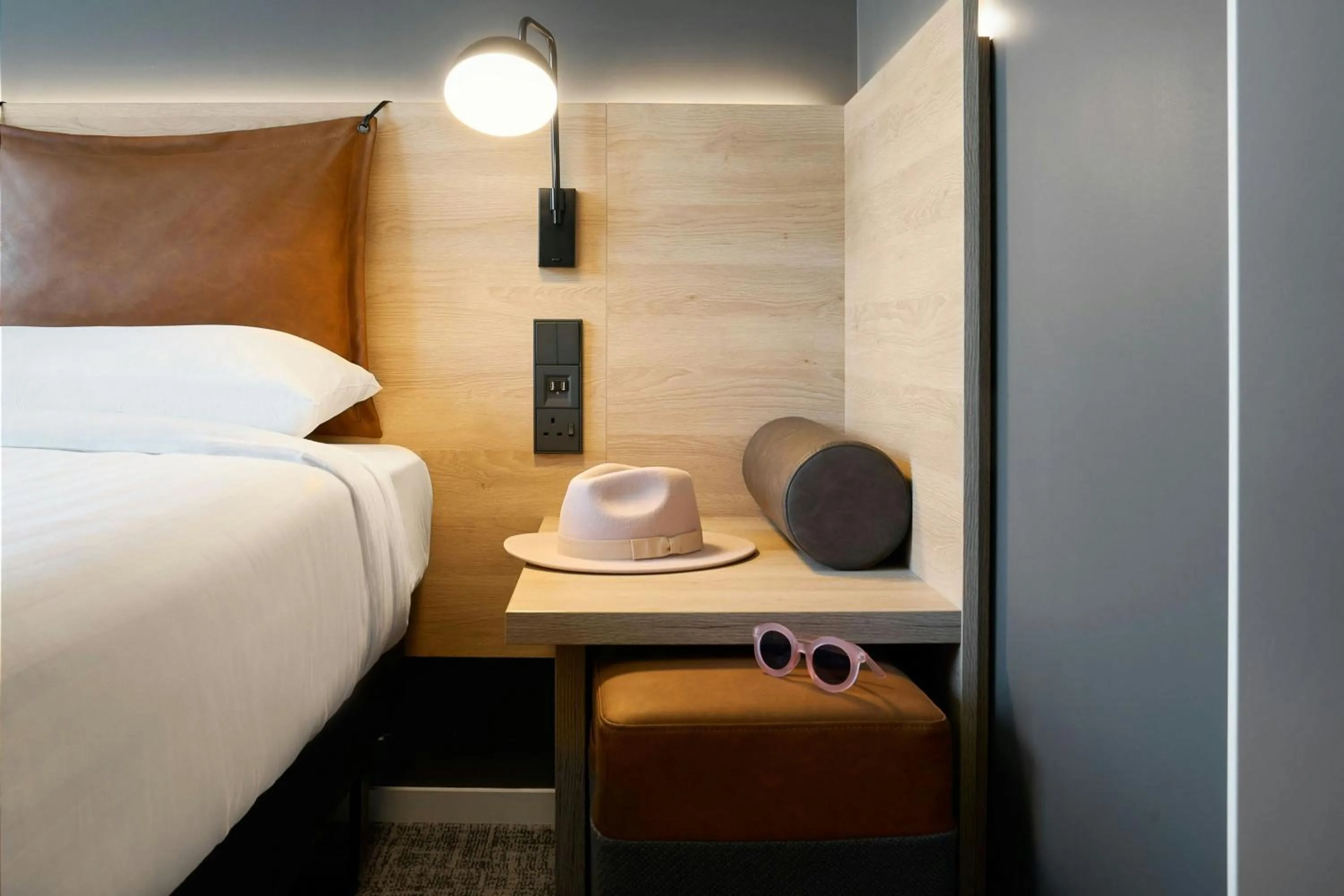 Bedroom, Bed in Moxy Bristol